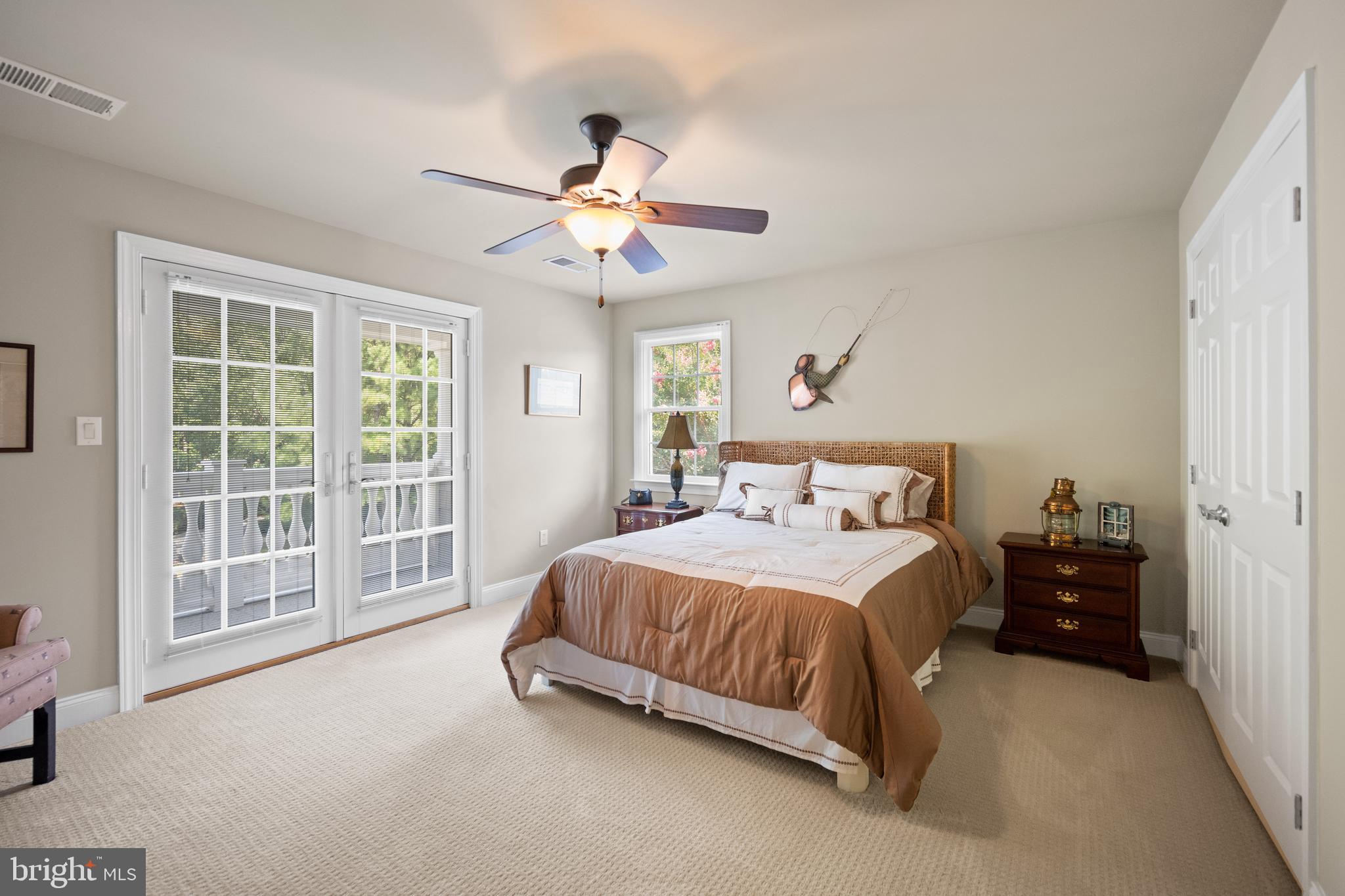 DEEP NECK - Residential