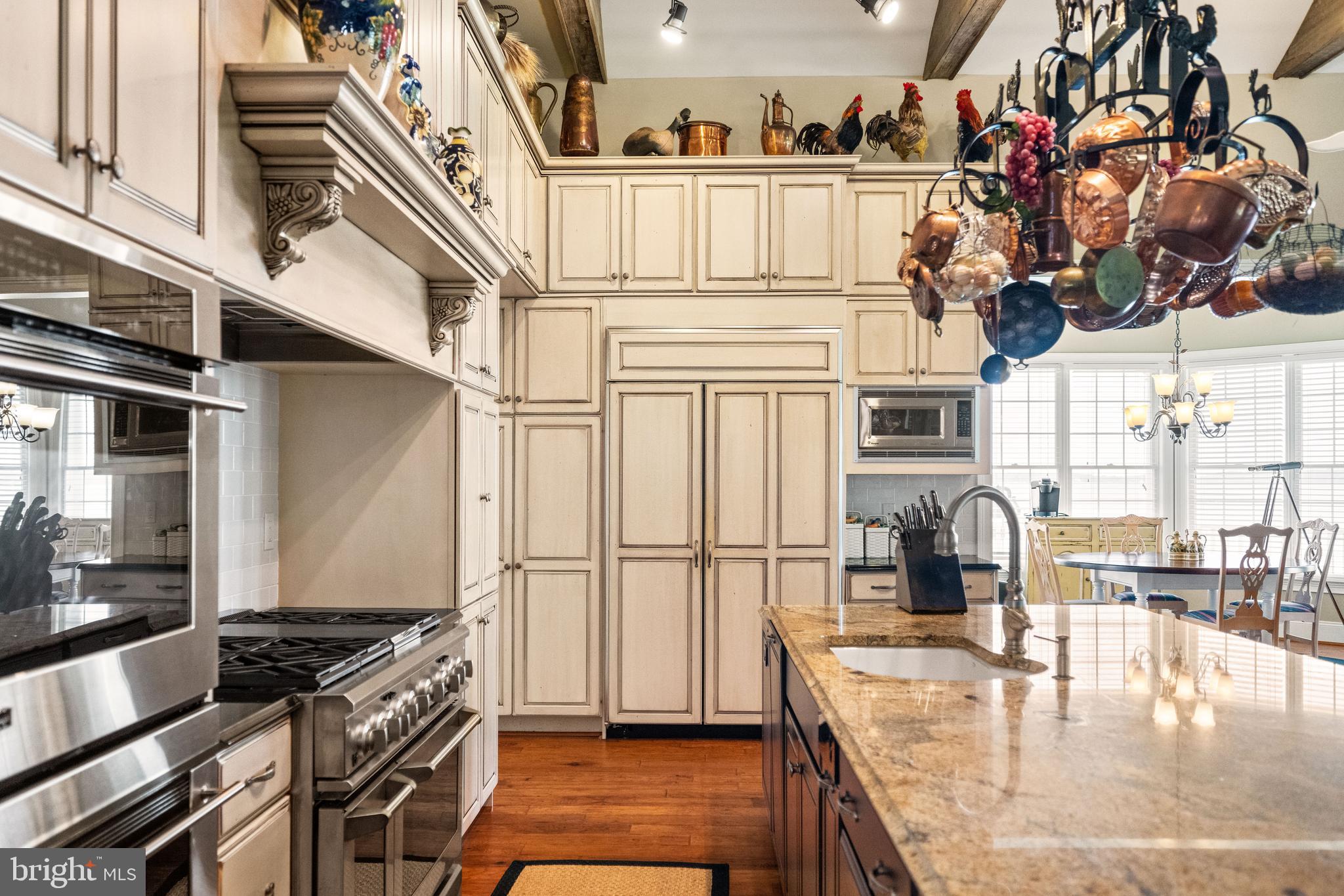 DEEP NECK - Residential