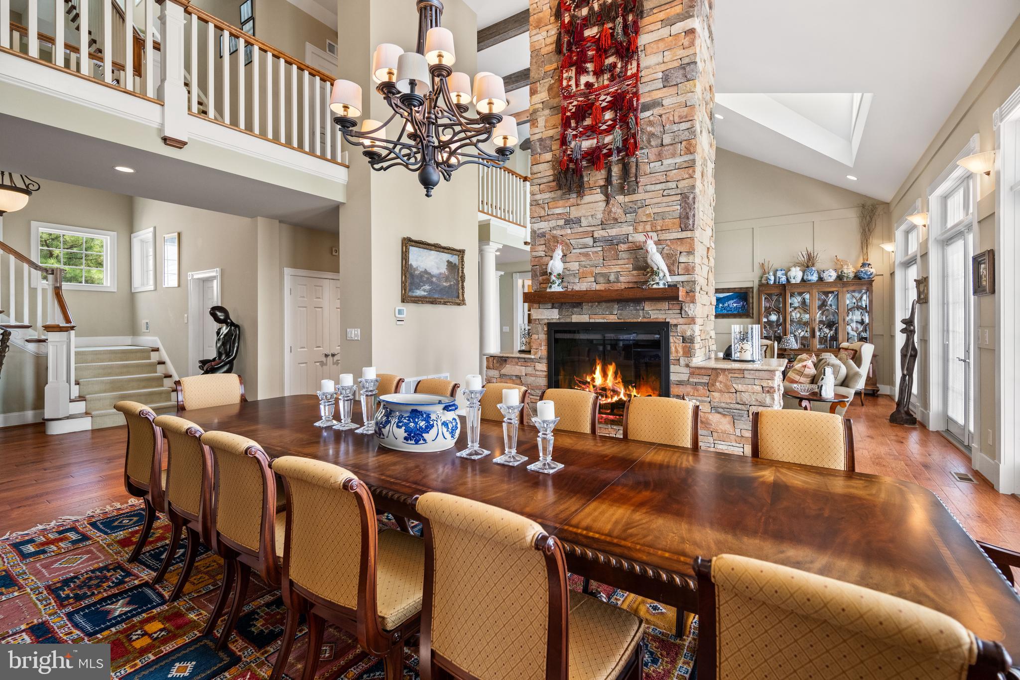 DEEP NECK - Residential