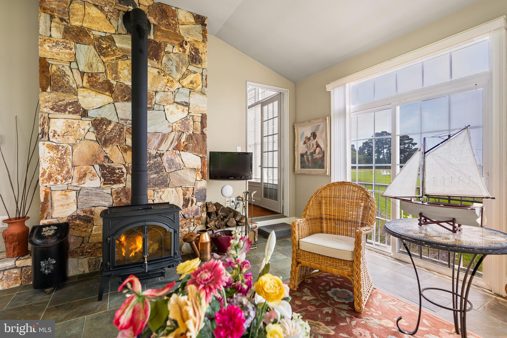 DEEP NECK - Residential