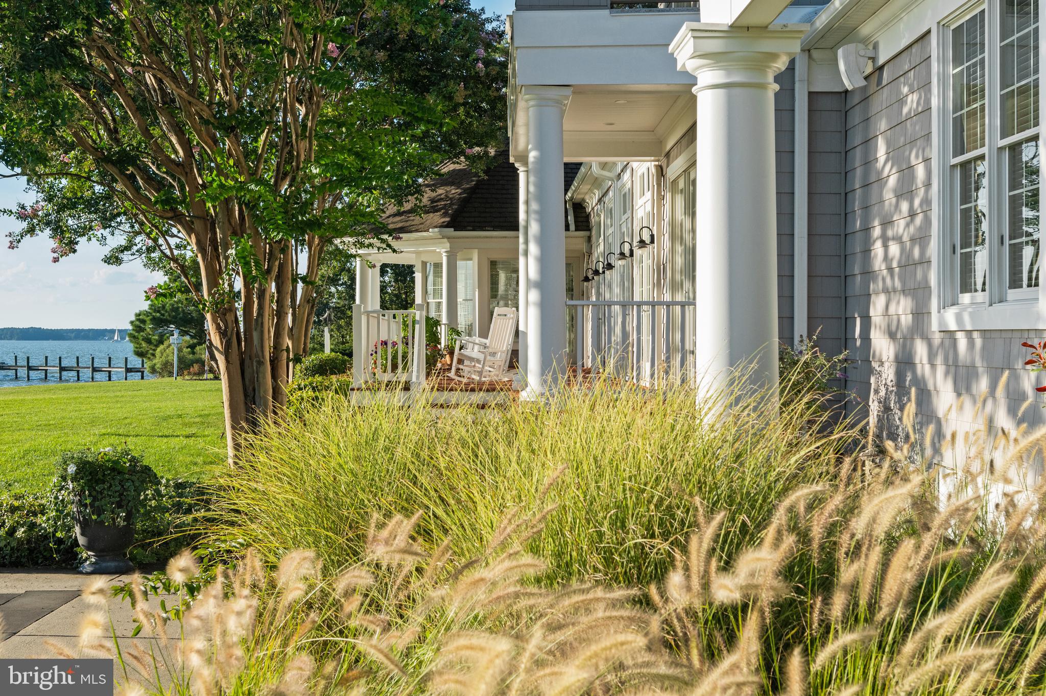 DEEP NECK - Residential