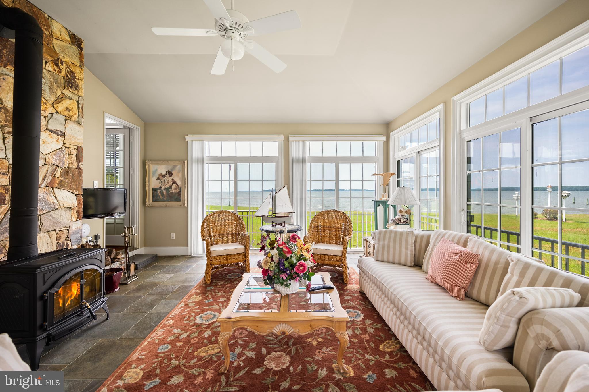 DEEP NECK - Residential