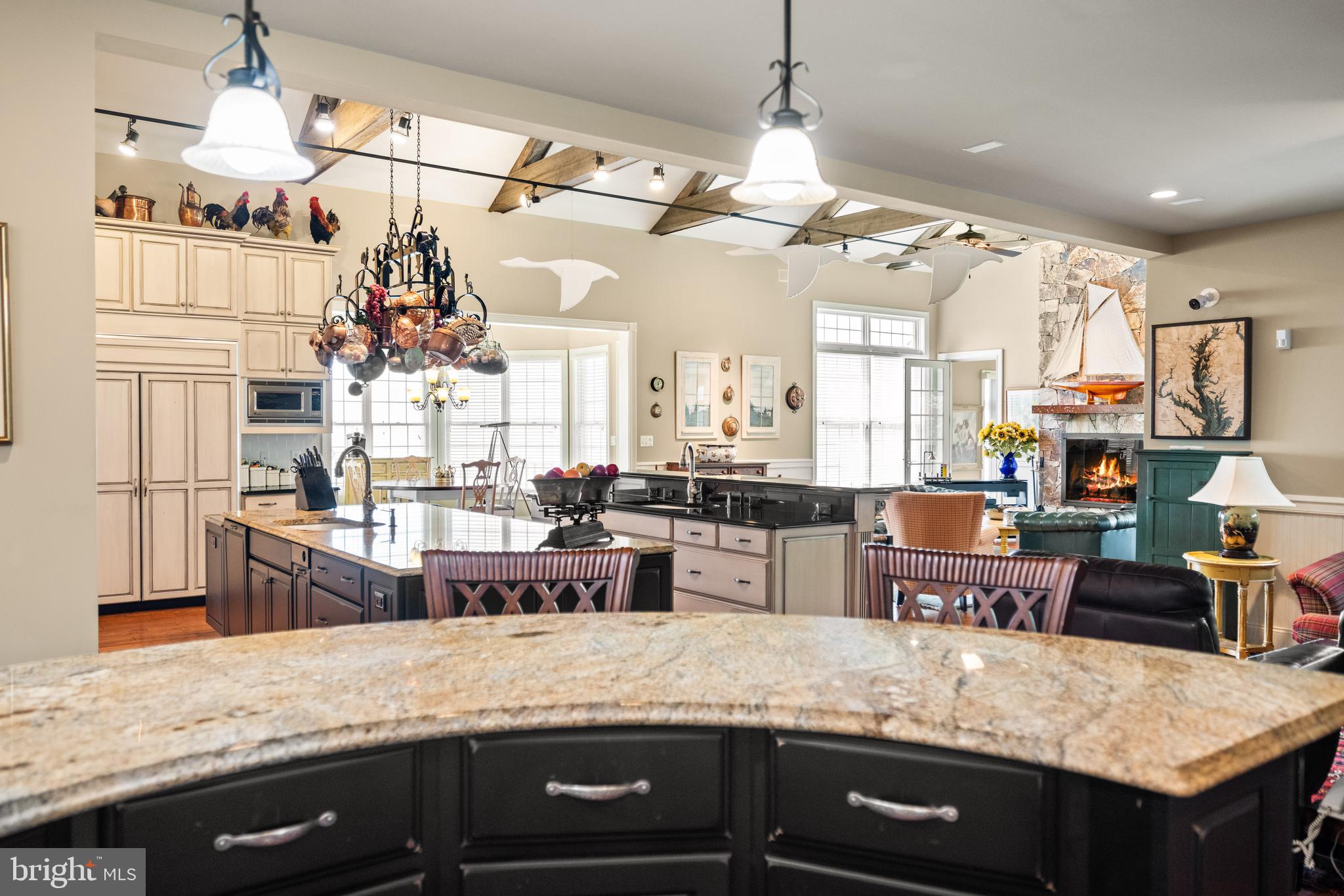 DEEP NECK - Residential