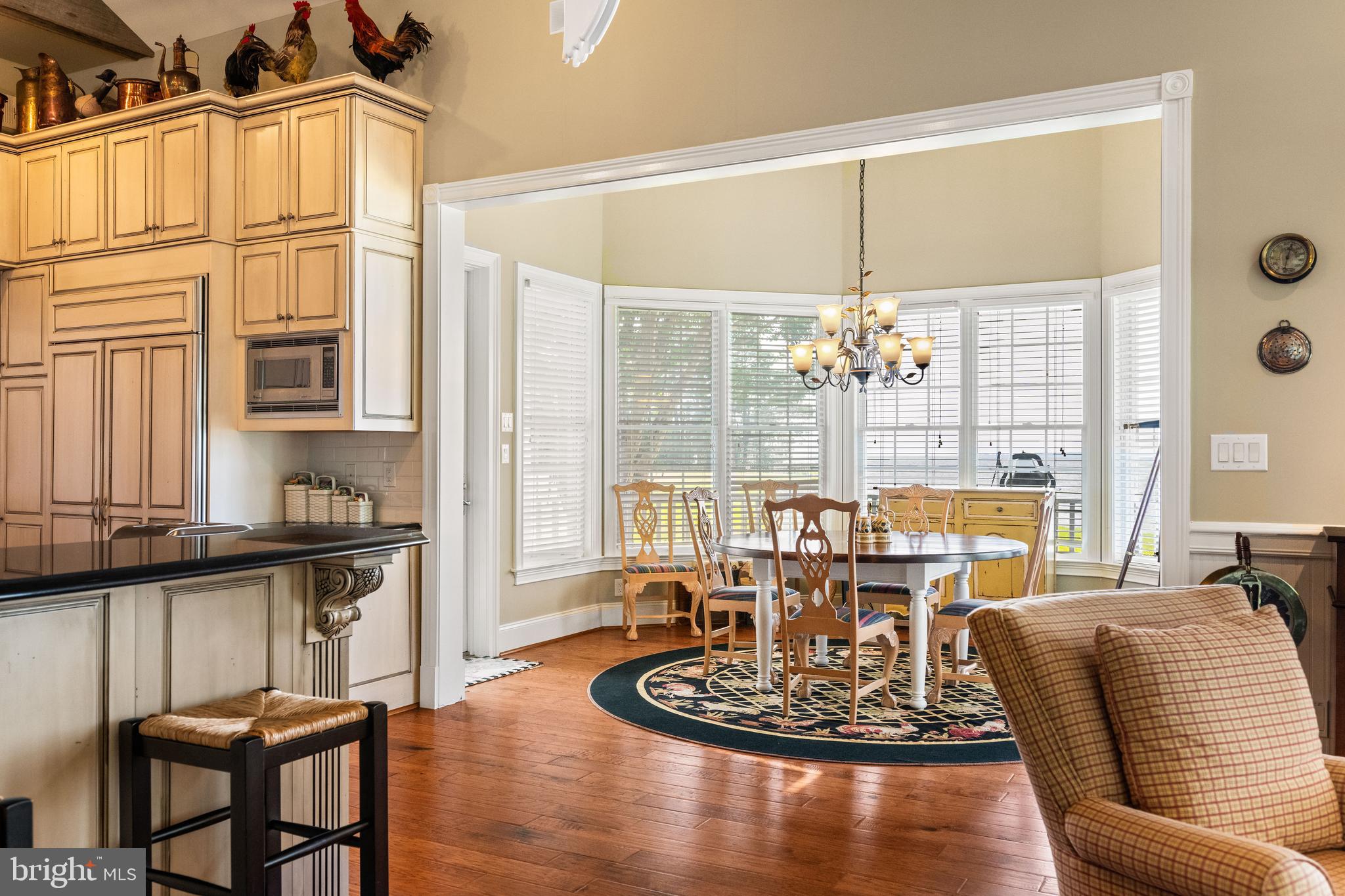 DEEP NECK - Residential