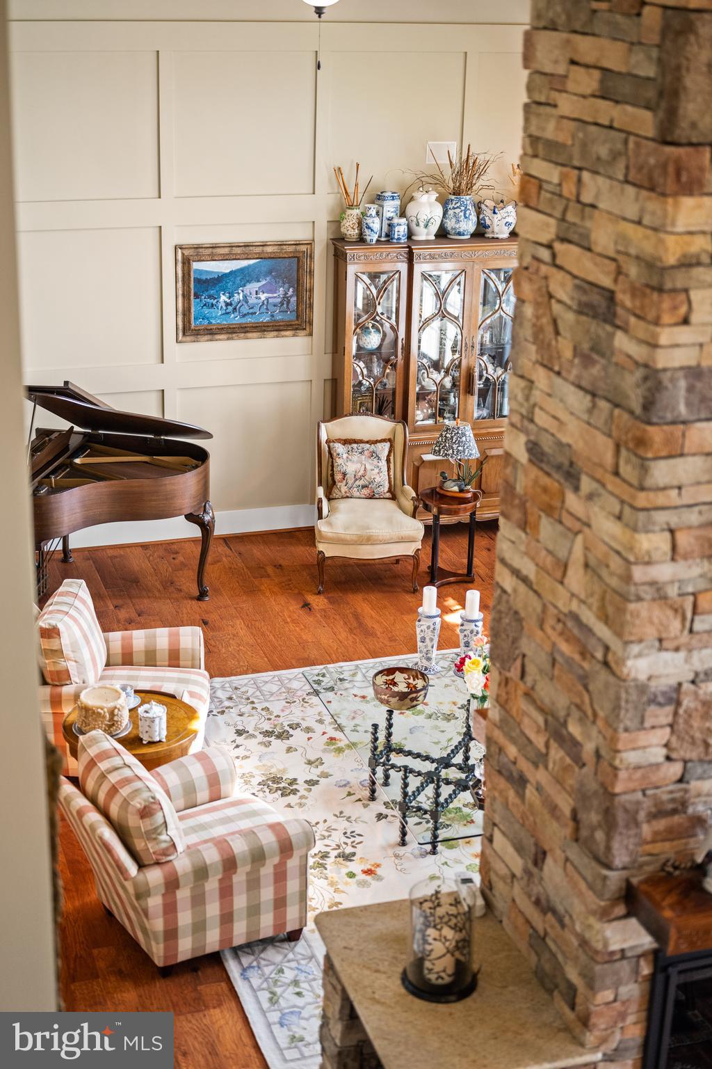 DEEP NECK - Residential