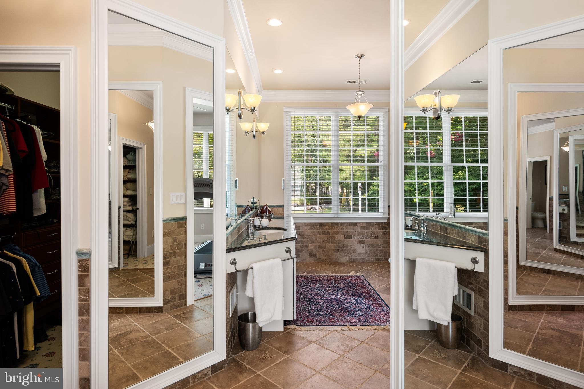 DEEP NECK - Residential