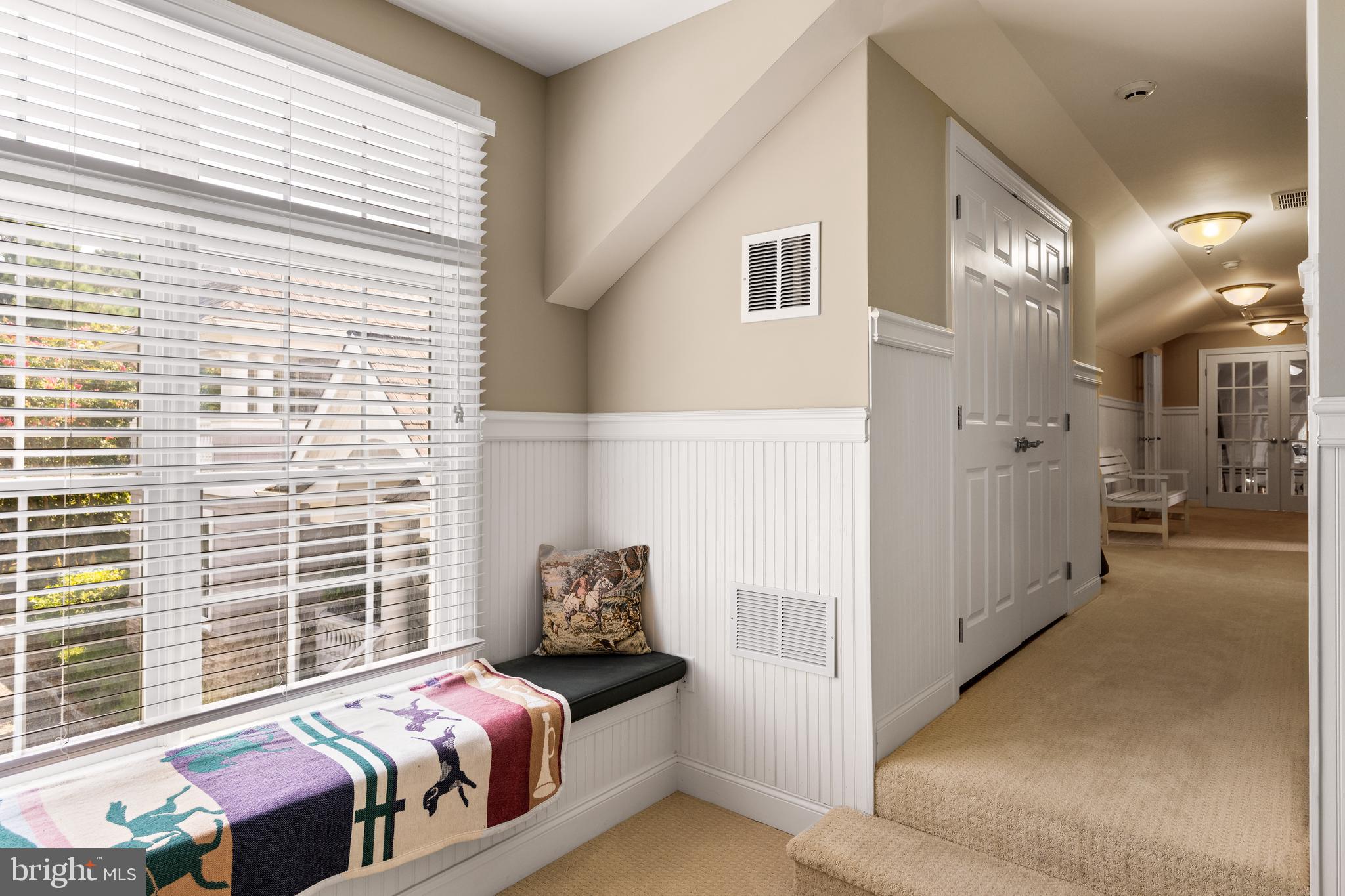 DEEP NECK - Residential