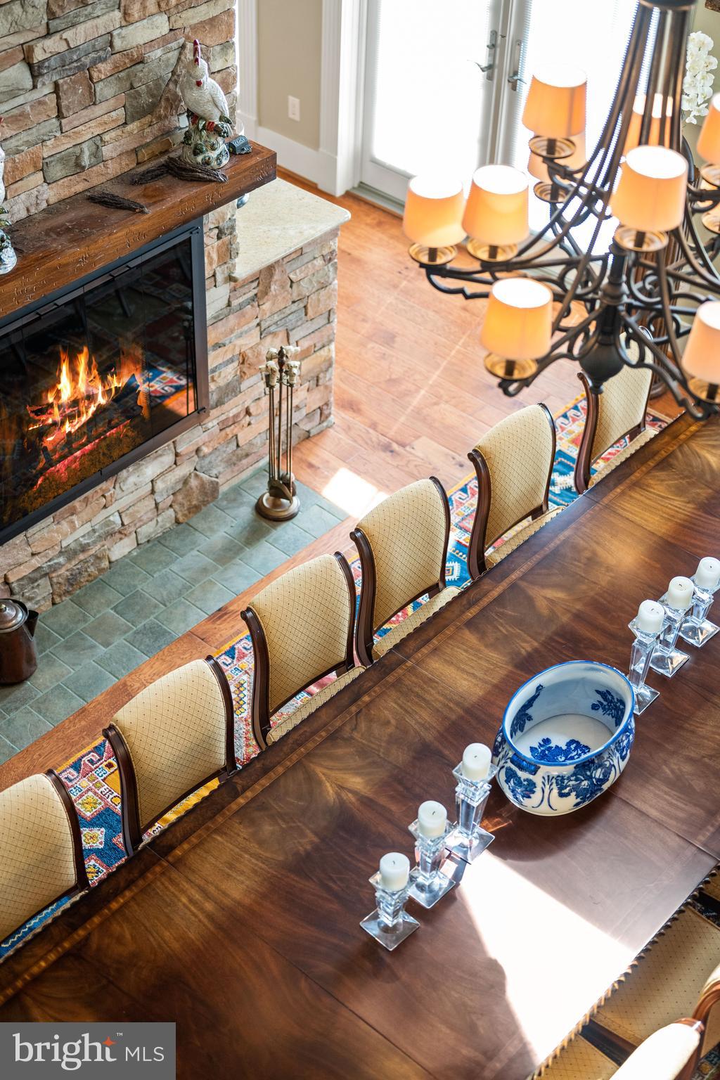 DEEP NECK - Residential