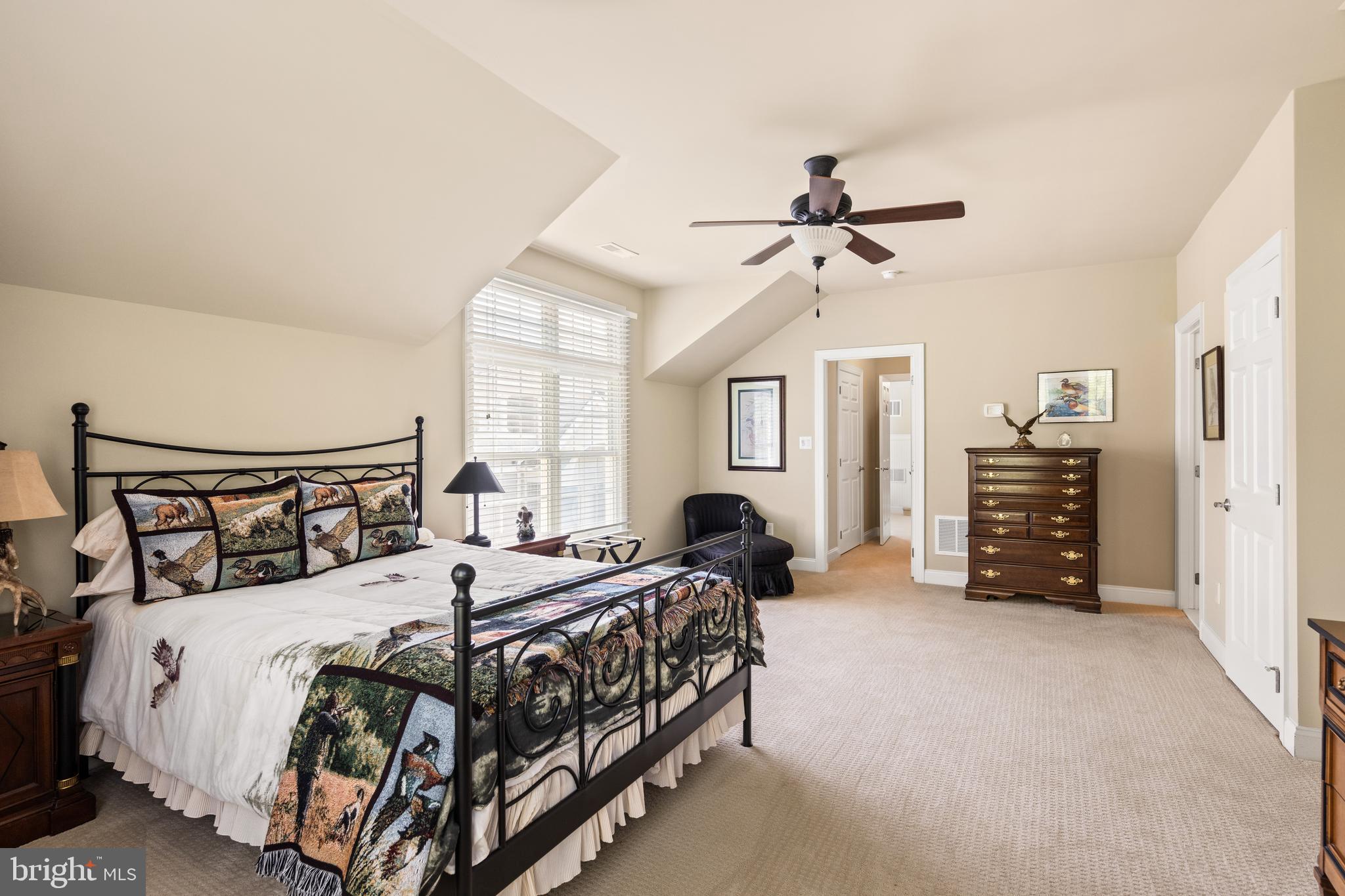 DEEP NECK - Residential