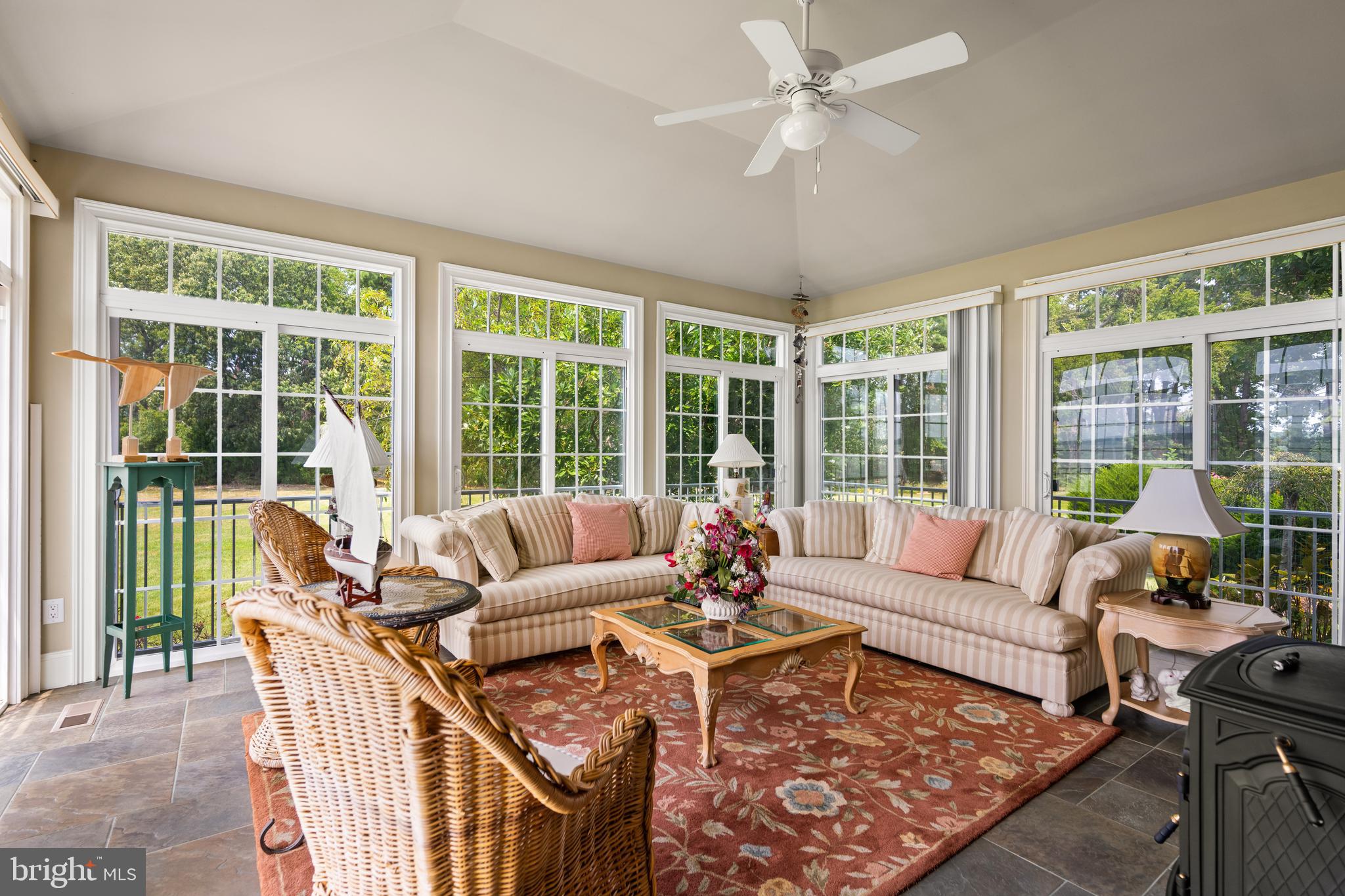 DEEP NECK - Residential