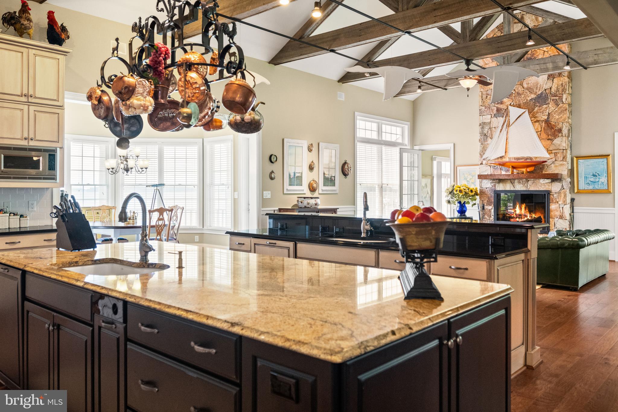 DEEP NECK - Residential