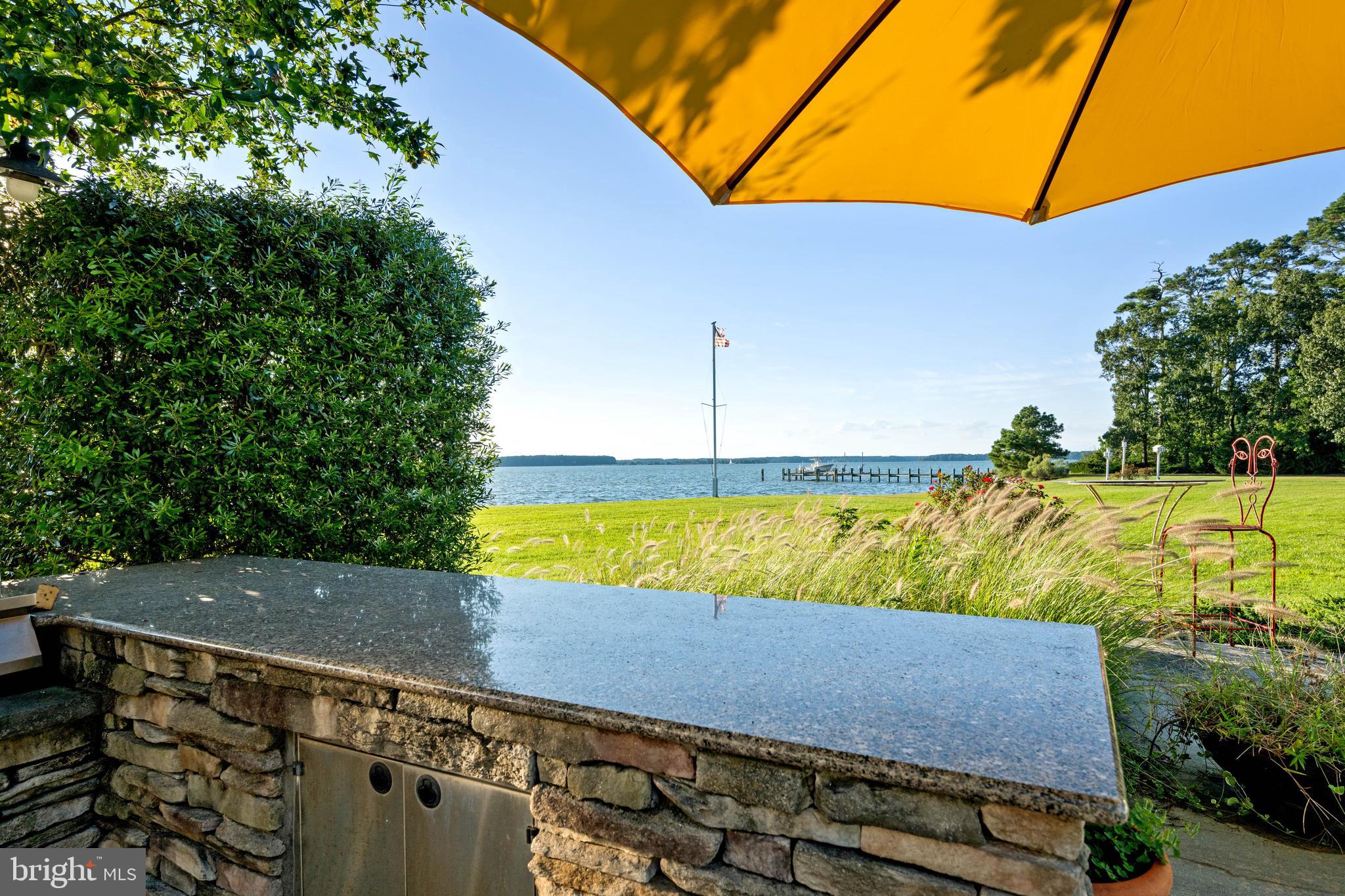 DEEP NECK - Residential