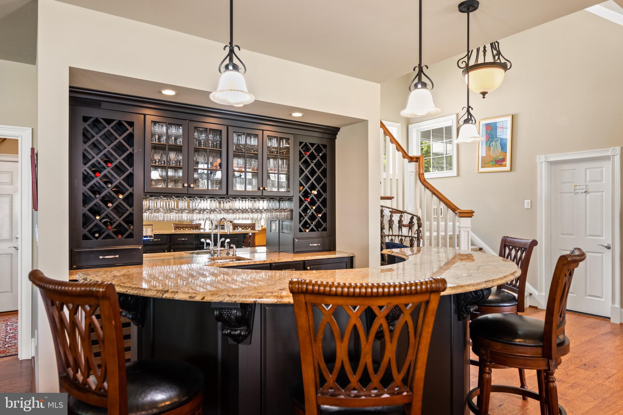 DEEP NECK - Residential