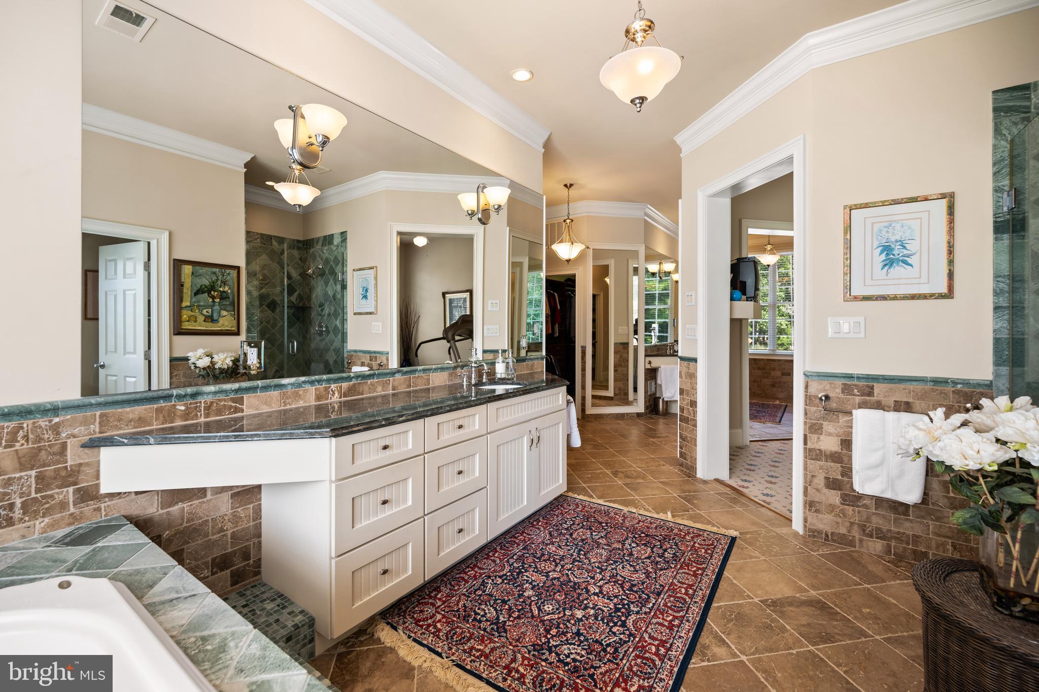 DEEP NECK - Residential