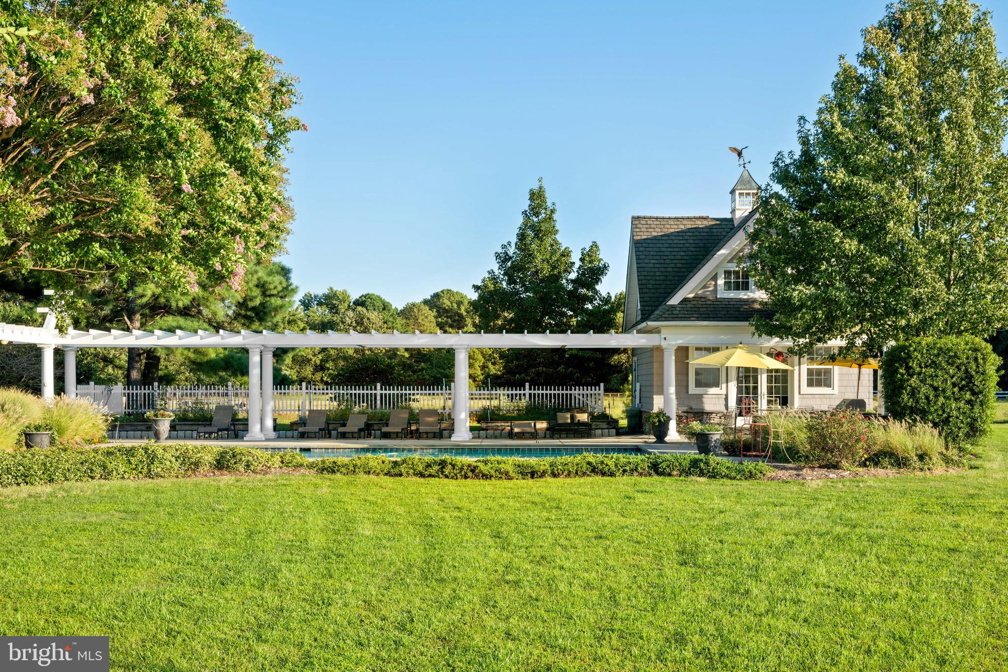 DEEP NECK - Residential