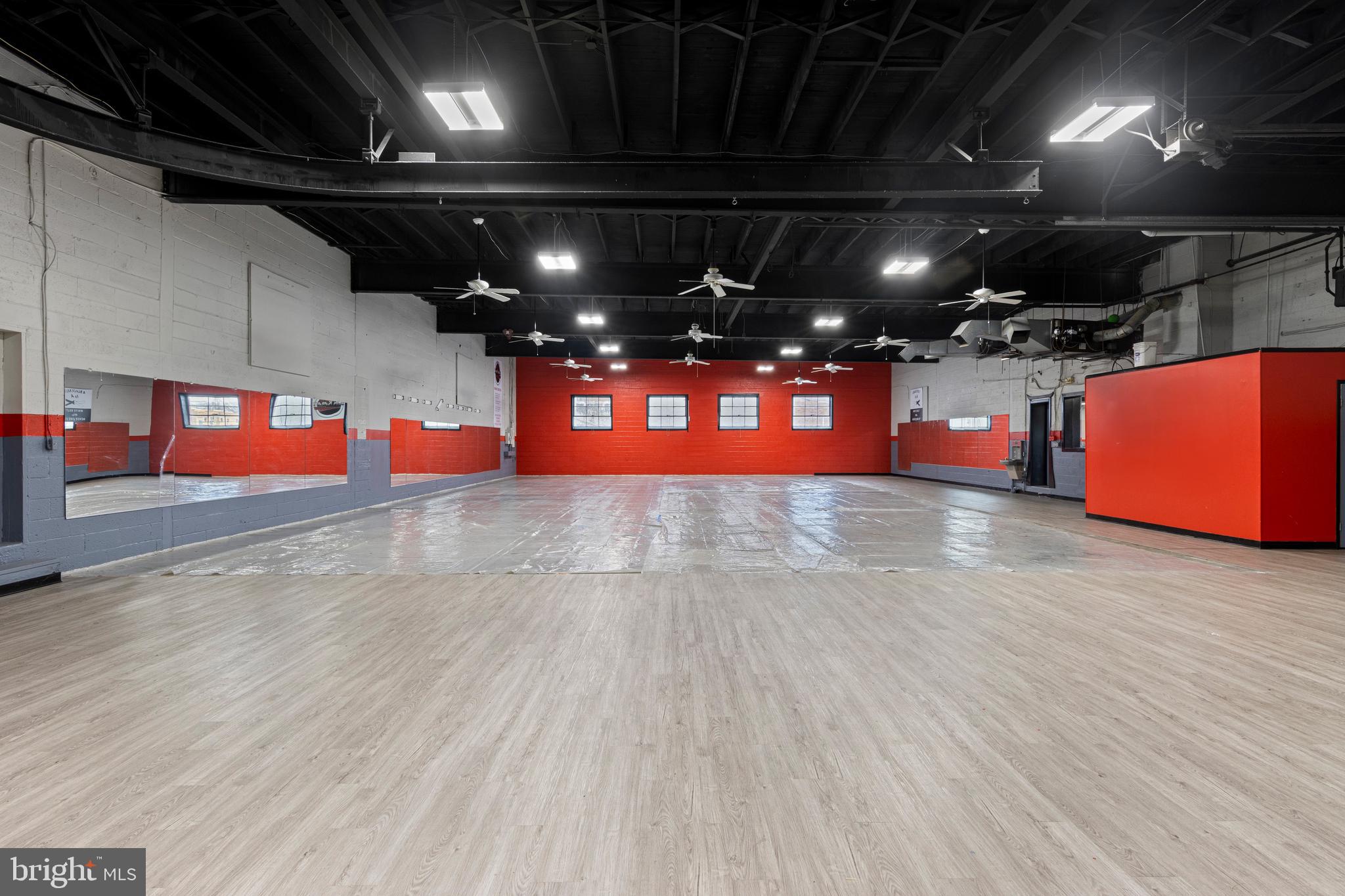 SAINT ALBANS - Commercial Sale