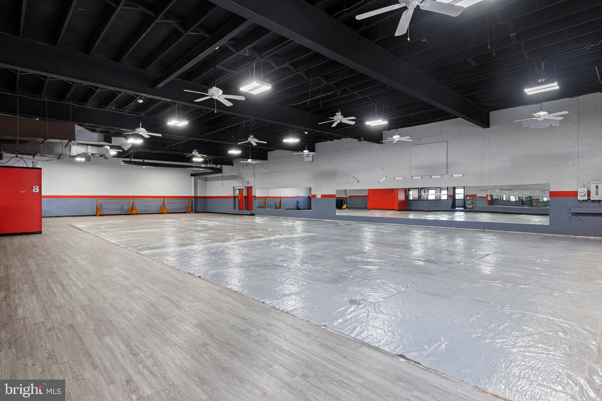 SAINT ALBANS - Commercial Sale