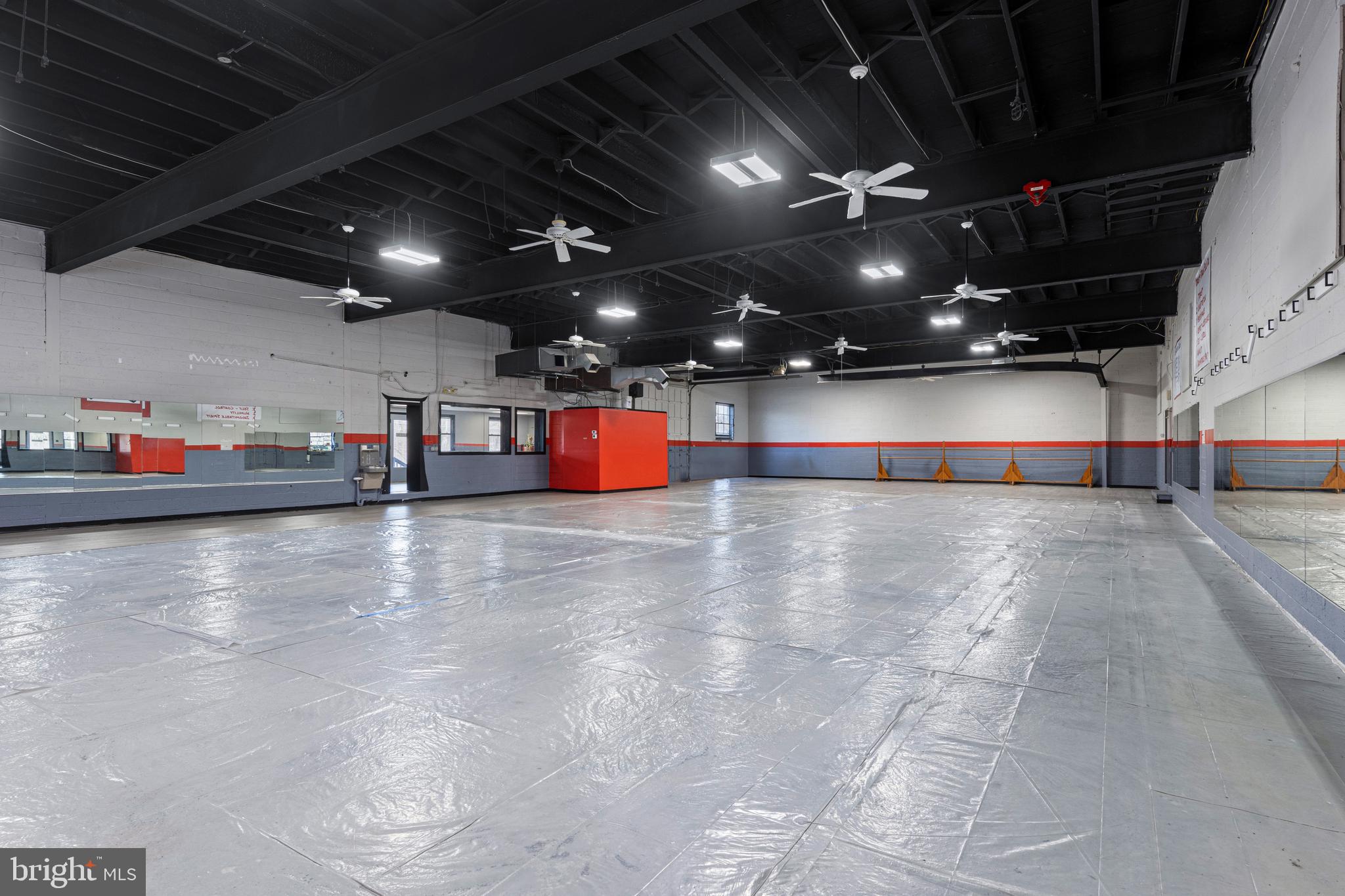 SAINT ALBANS - Commercial Sale