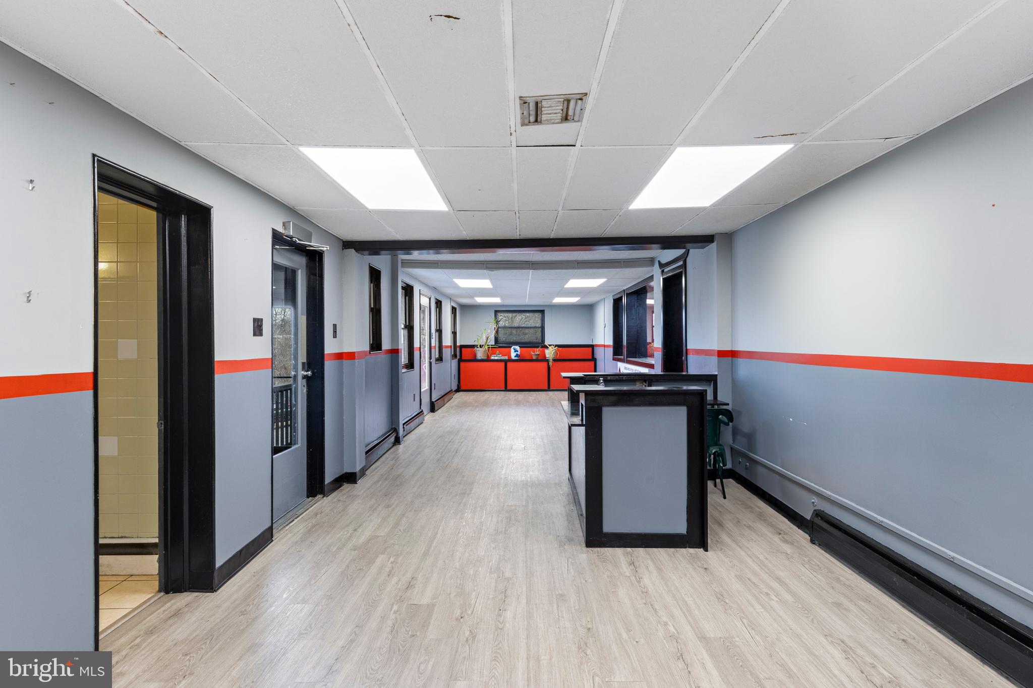 SAINT ALBANS - Commercial Sale