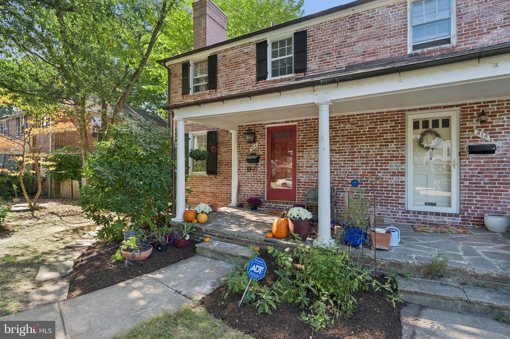 316 WOODBOURNE AVENUE