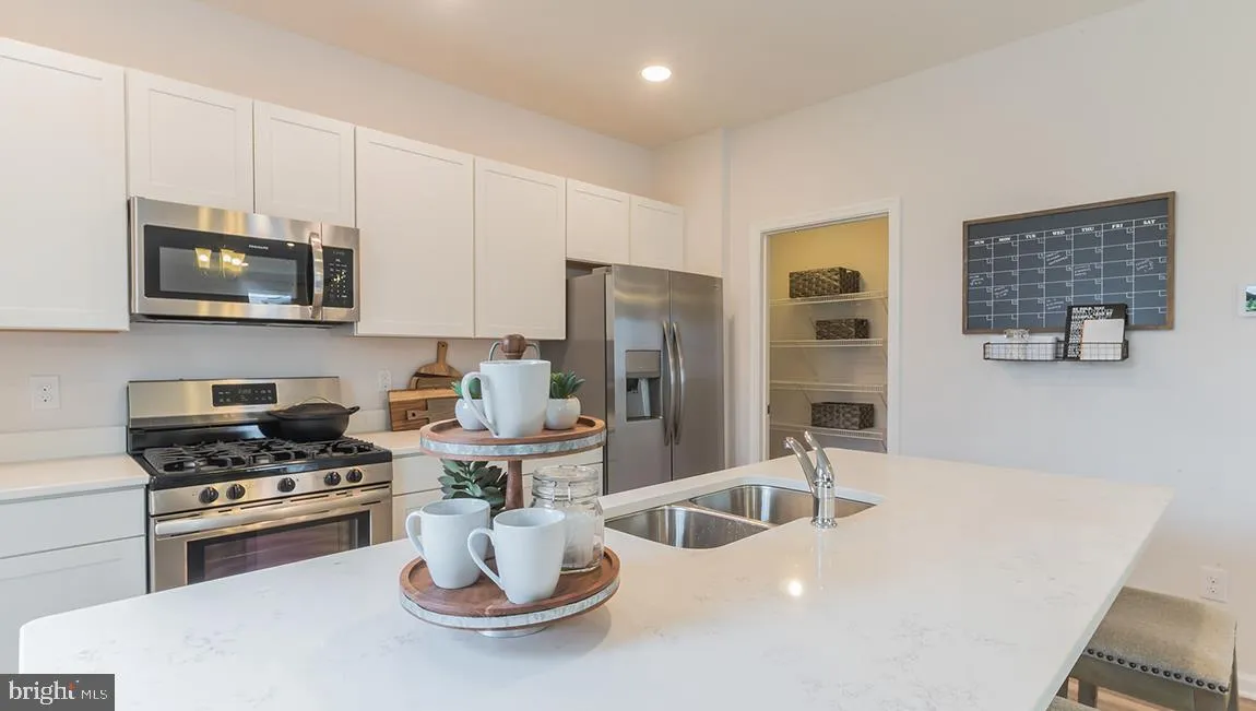 Additional image 2 of 504 Waverly Court, Williamstown, NJ 08094