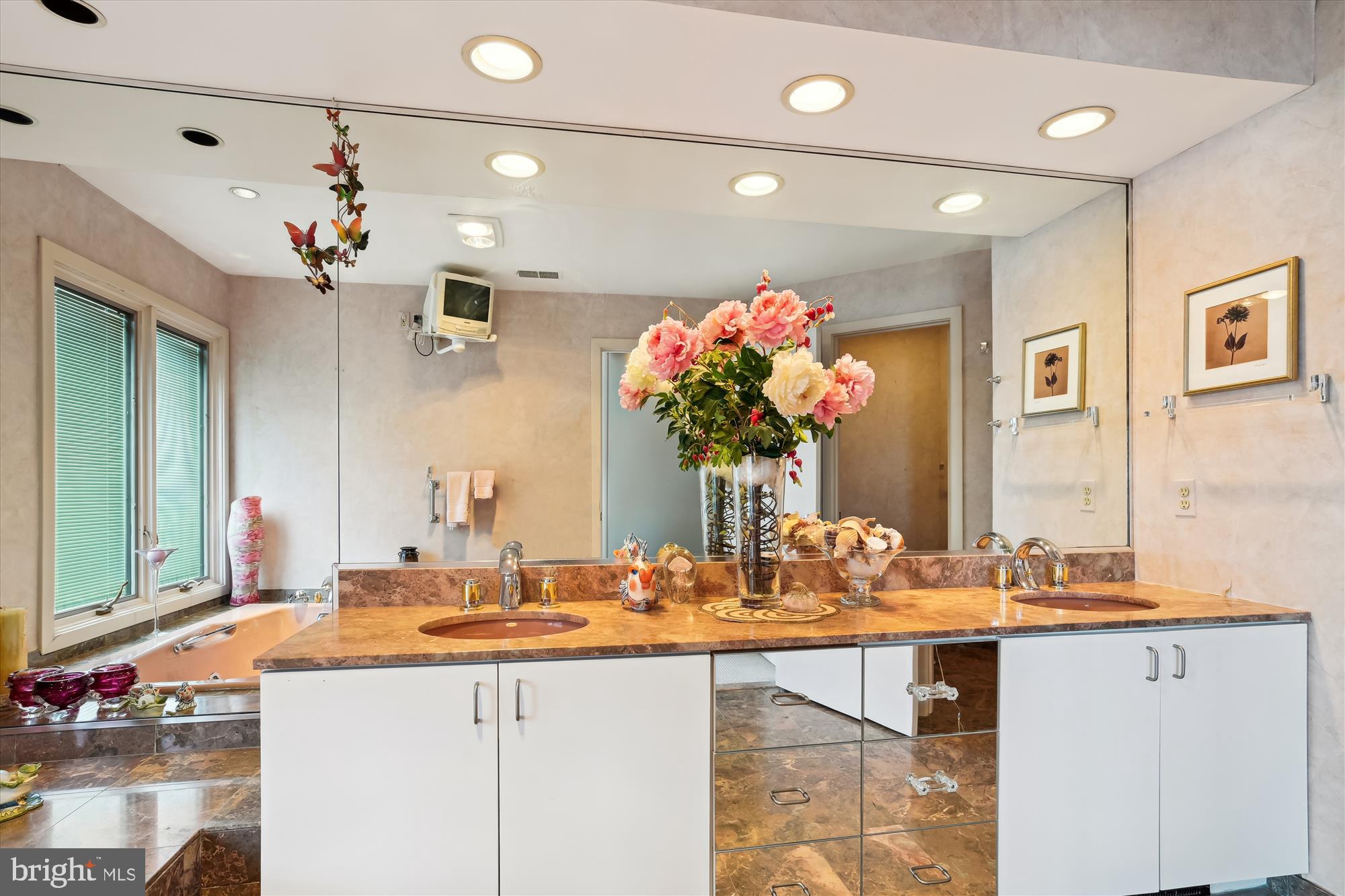 CHESAPEAKE HARBOUR - Residential