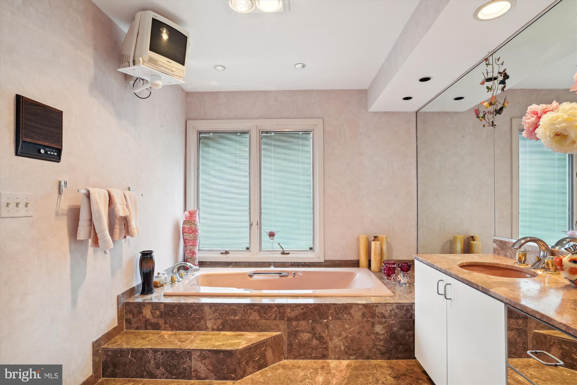 CHESAPEAKE HARBOUR - Residential