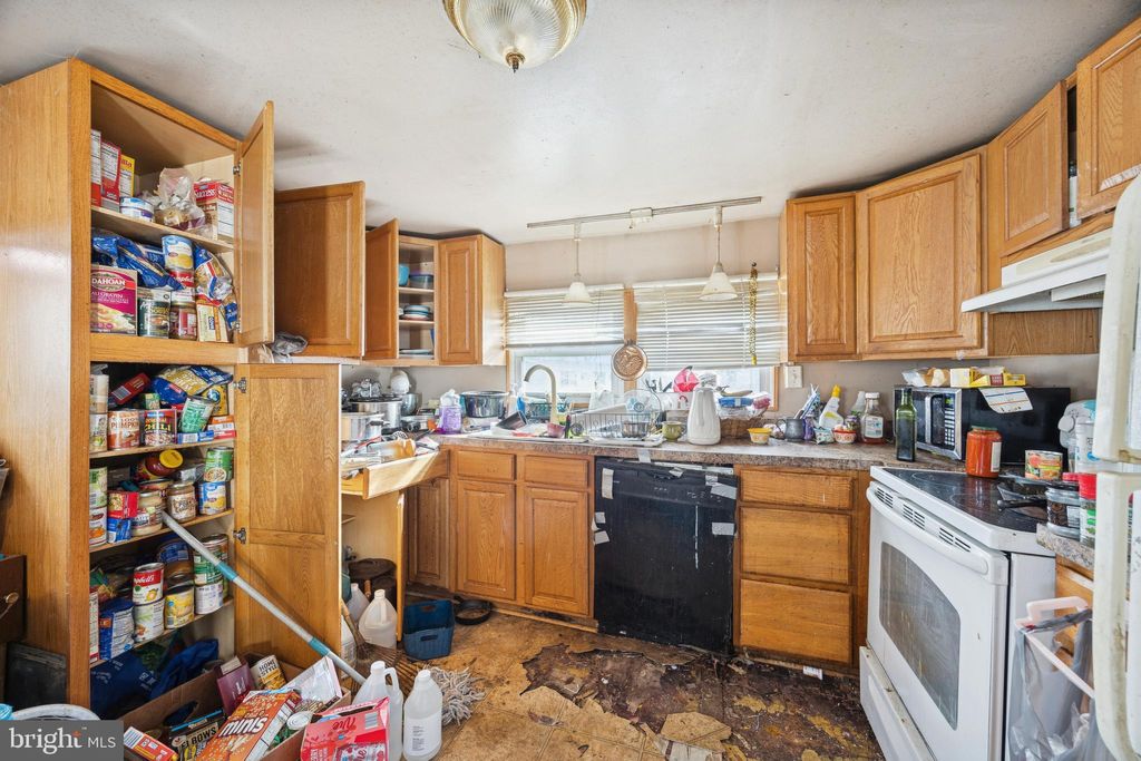 Photo of 165 W Ridge Pike #215, LIMERICK, PA 19468 (MLS # PAMC2165792)