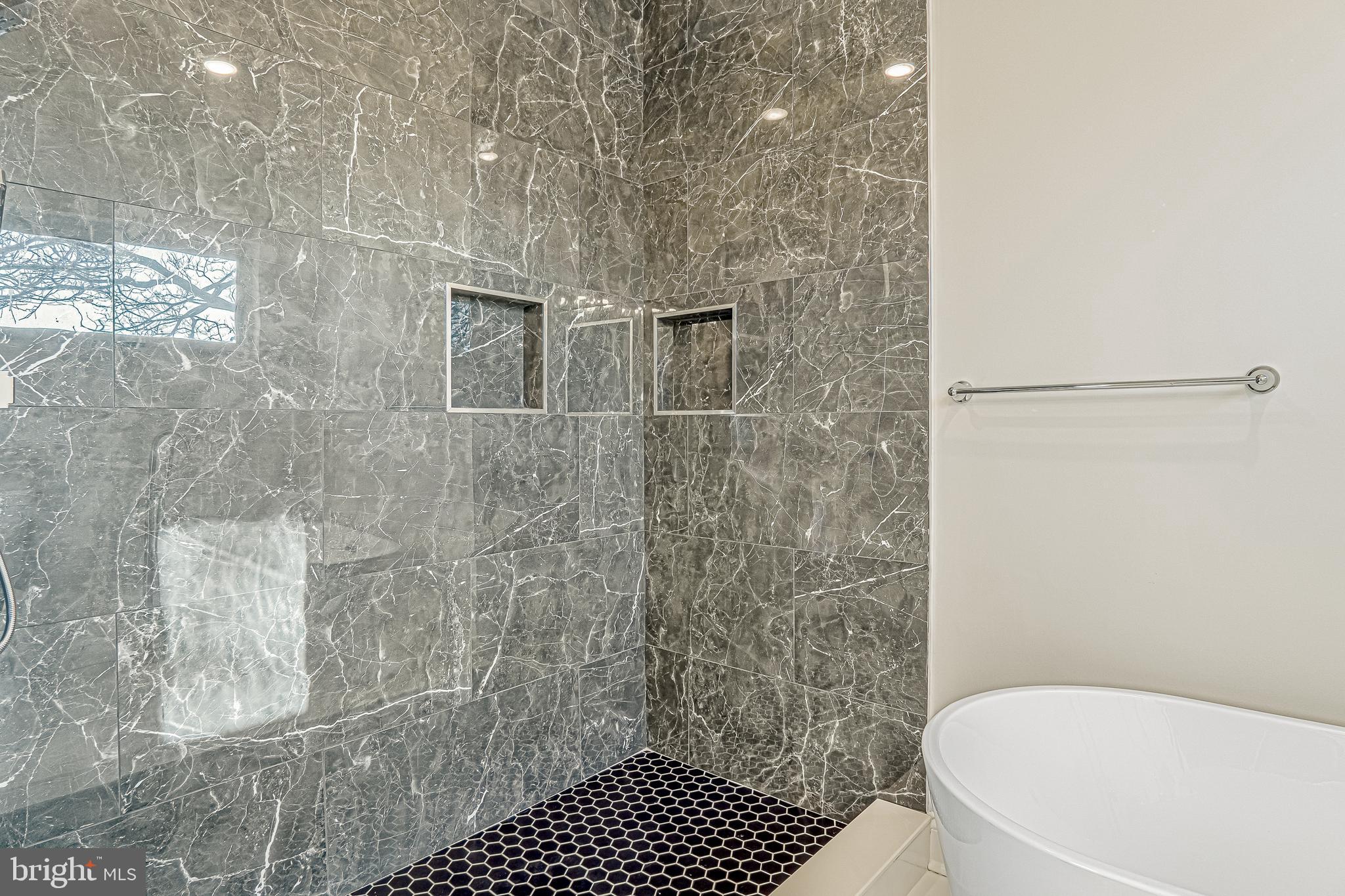 MANTUA - Residential