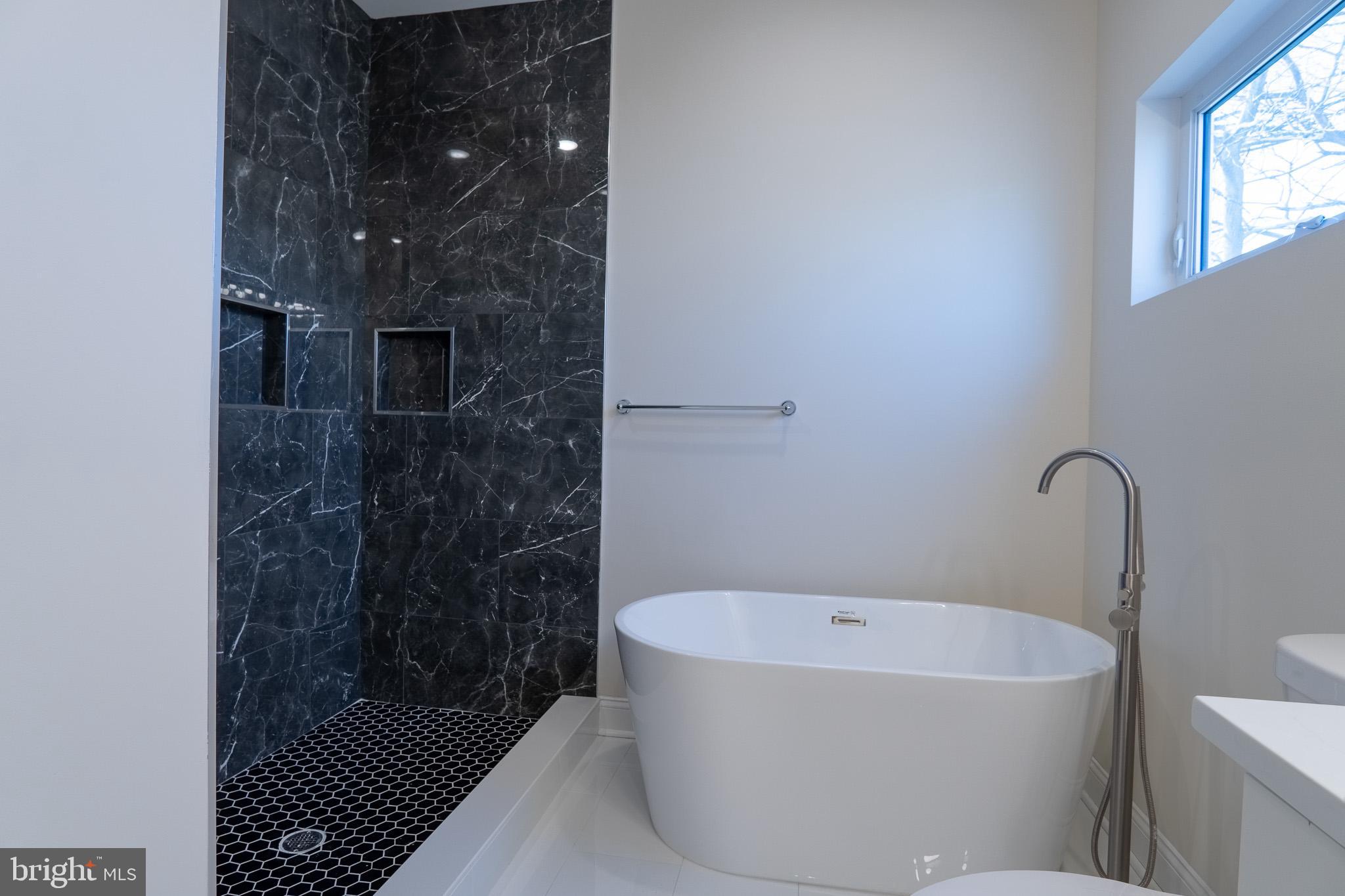 MANTUA - Residential