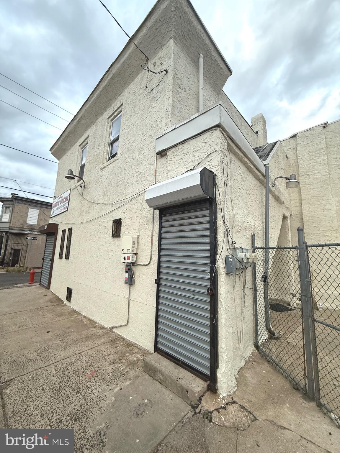 PHILADELPHIA (NORTH) - Commercial Sale