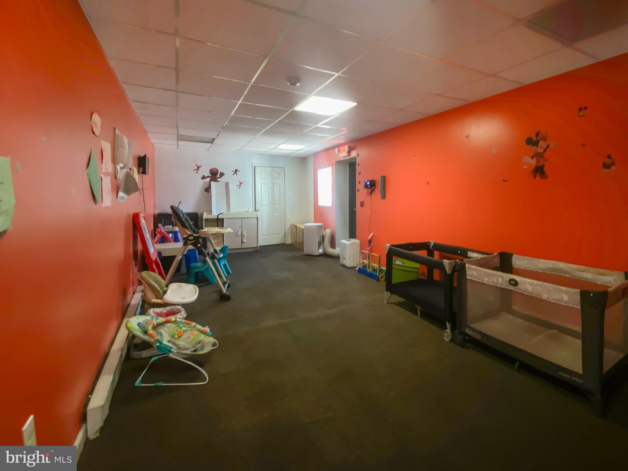 PHILADELPHIA (NORTH) - Commercial Sale