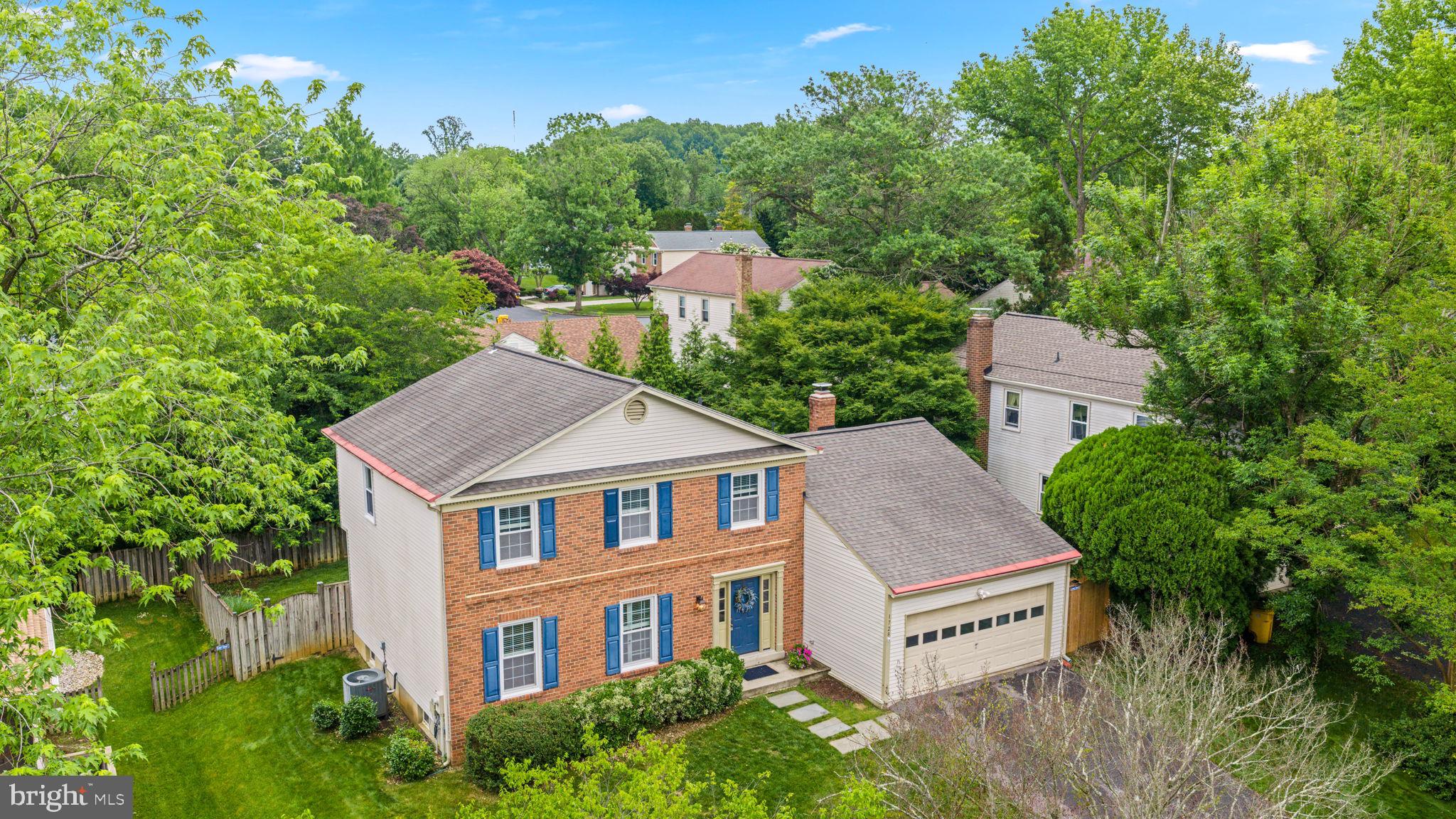 COURTS OF CROFTON - Residential