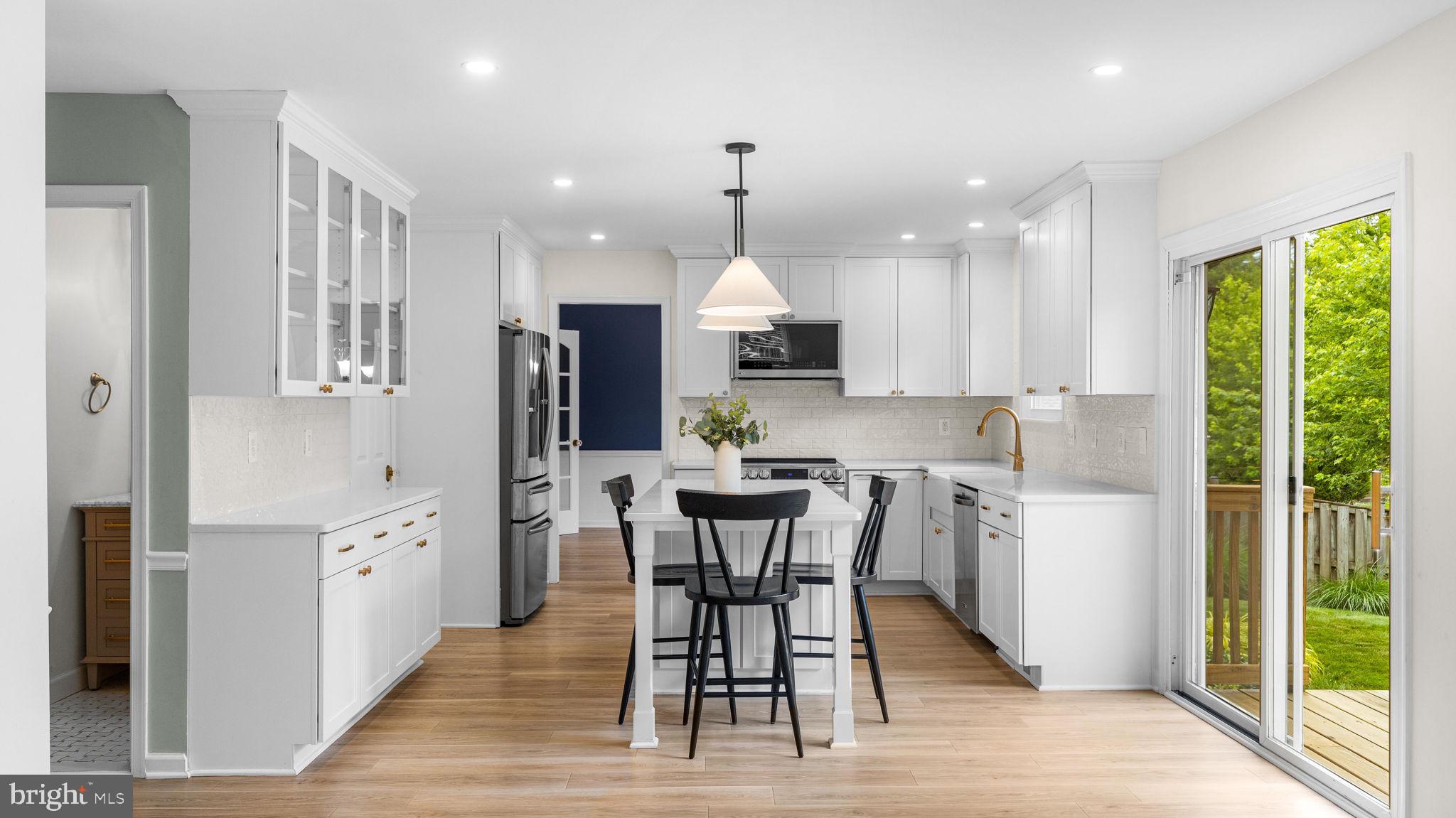 COURTS OF CROFTON - Residential