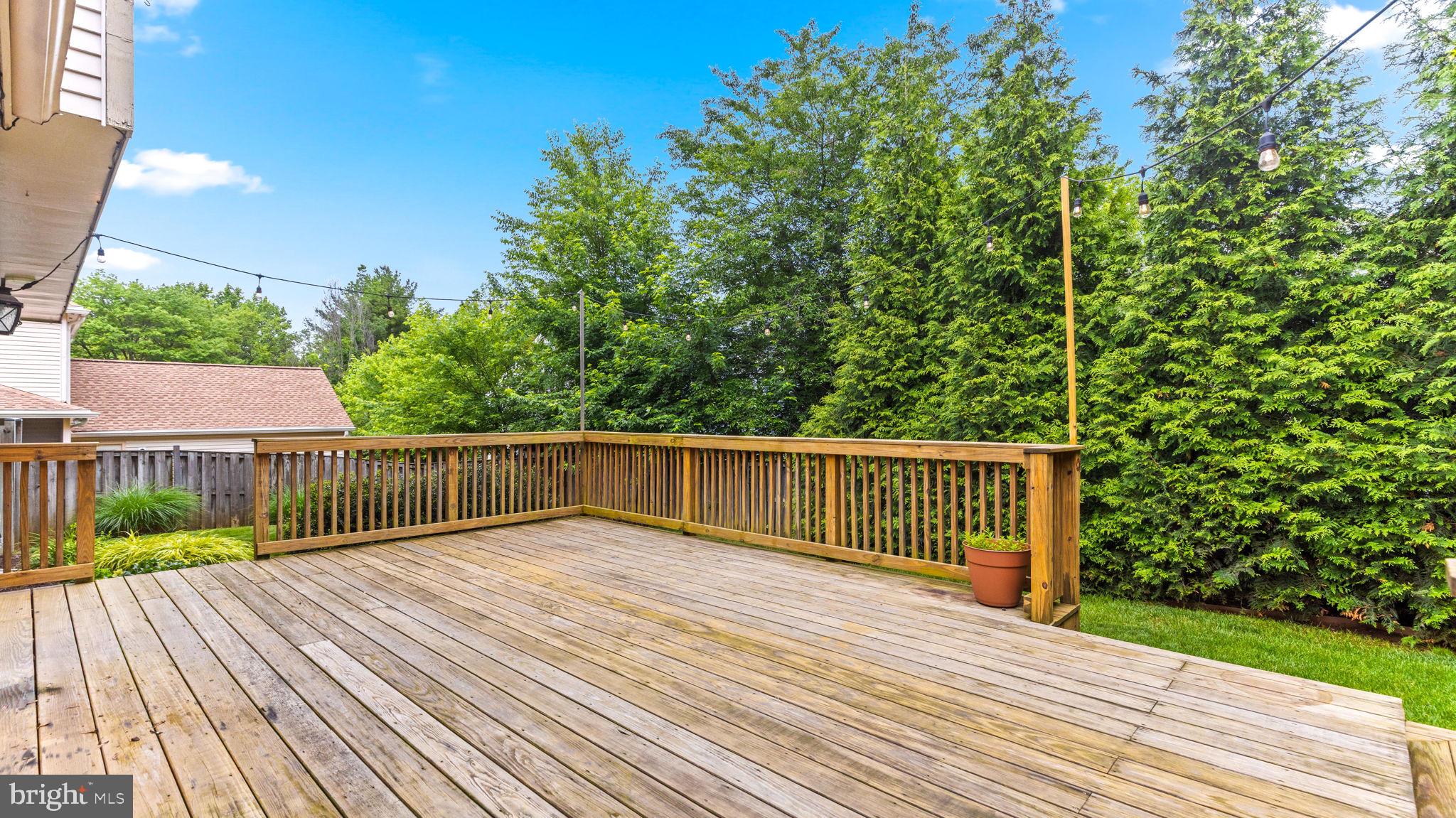 COURTS OF CROFTON - Residential