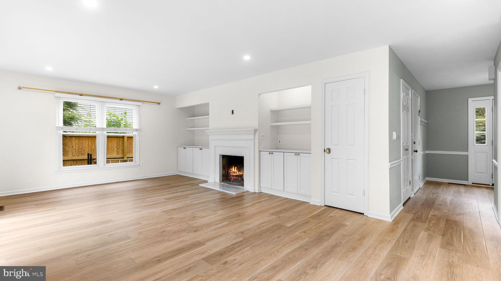 COURTS OF CROFTON - Residential