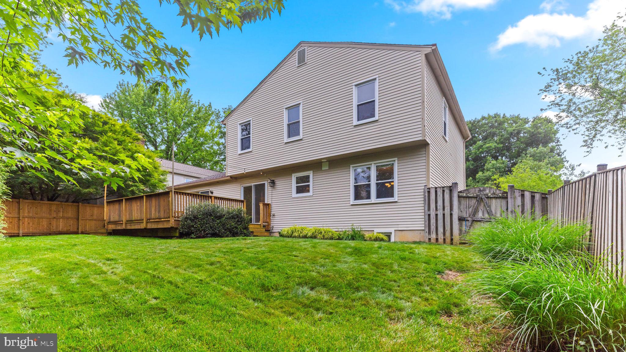 COURTS OF CROFTON - Residential