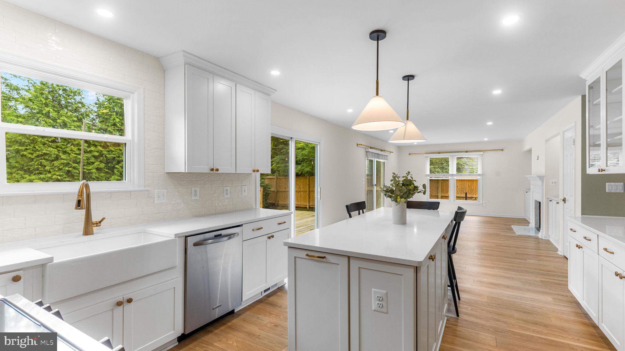 COURTS OF CROFTON - Residential