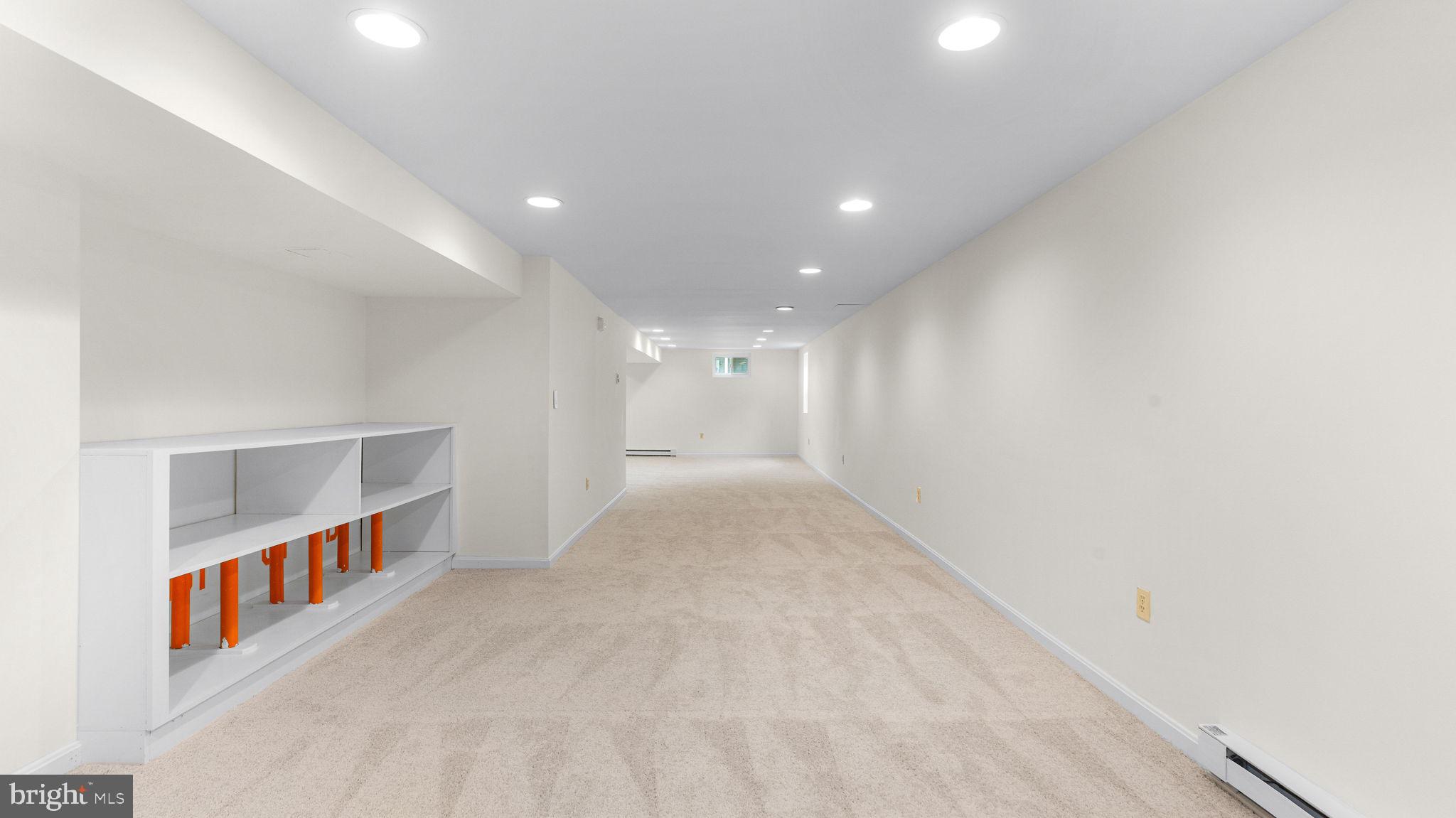 COURTS OF CROFTON - Residential
