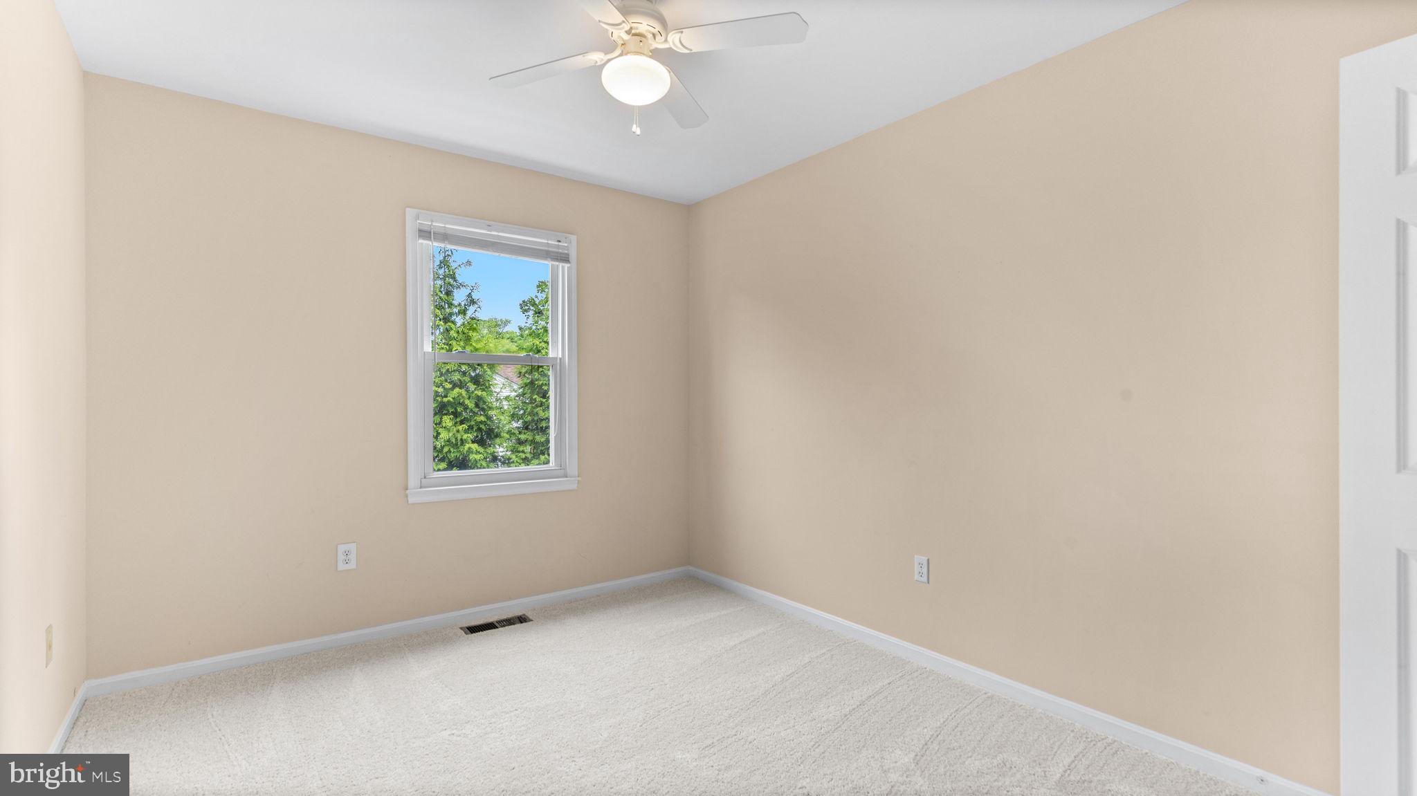 COURTS OF CROFTON - Residential