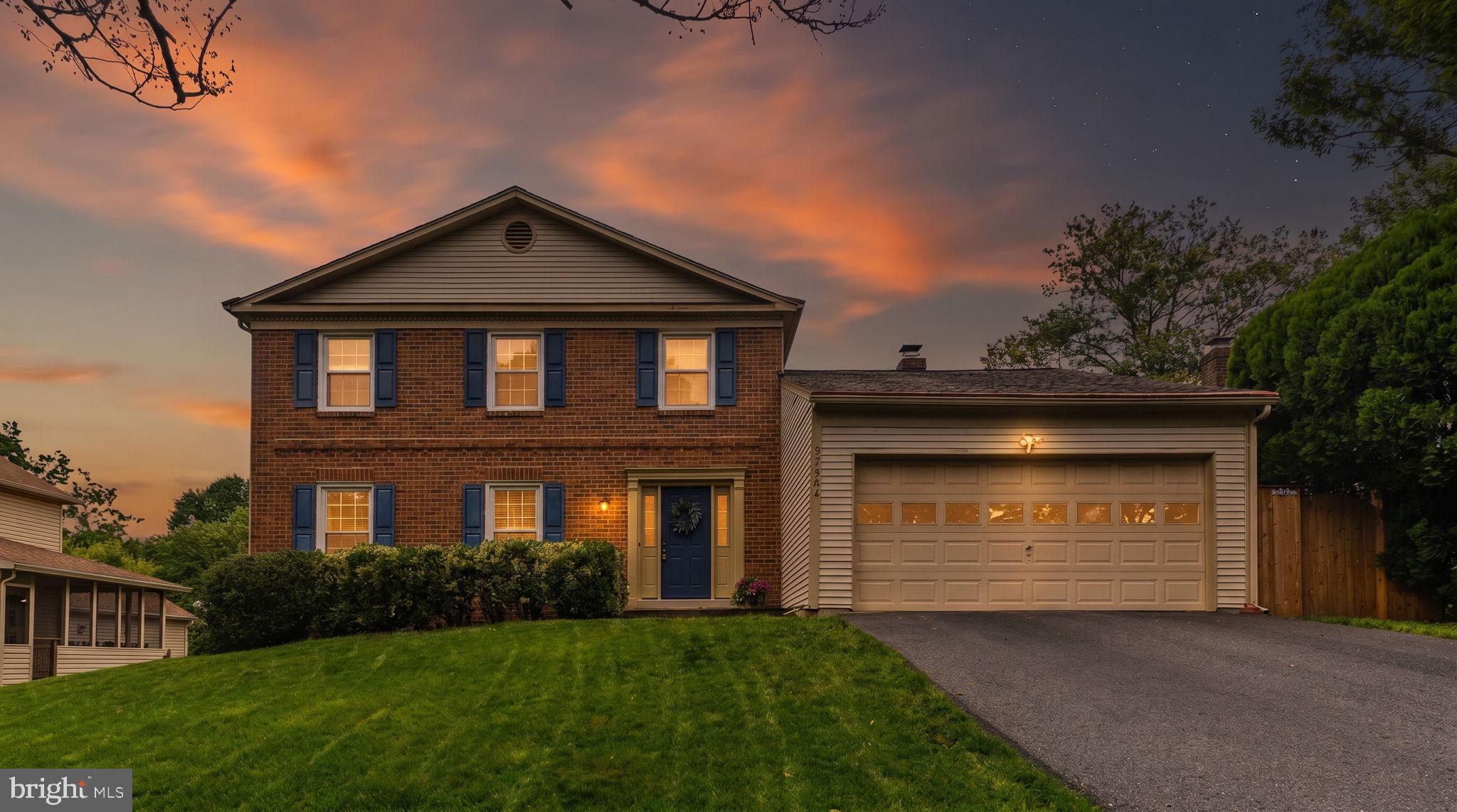 COURTS OF CROFTON - Residential