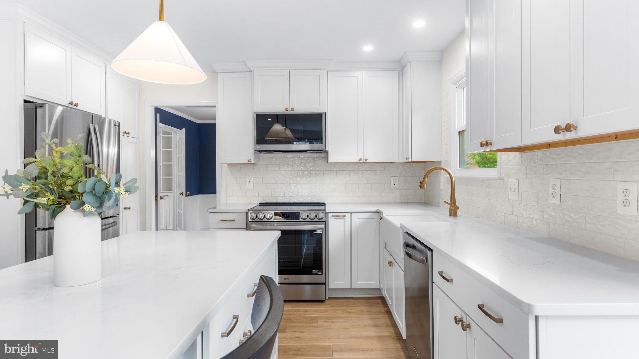 COURTS OF CROFTON - Residential