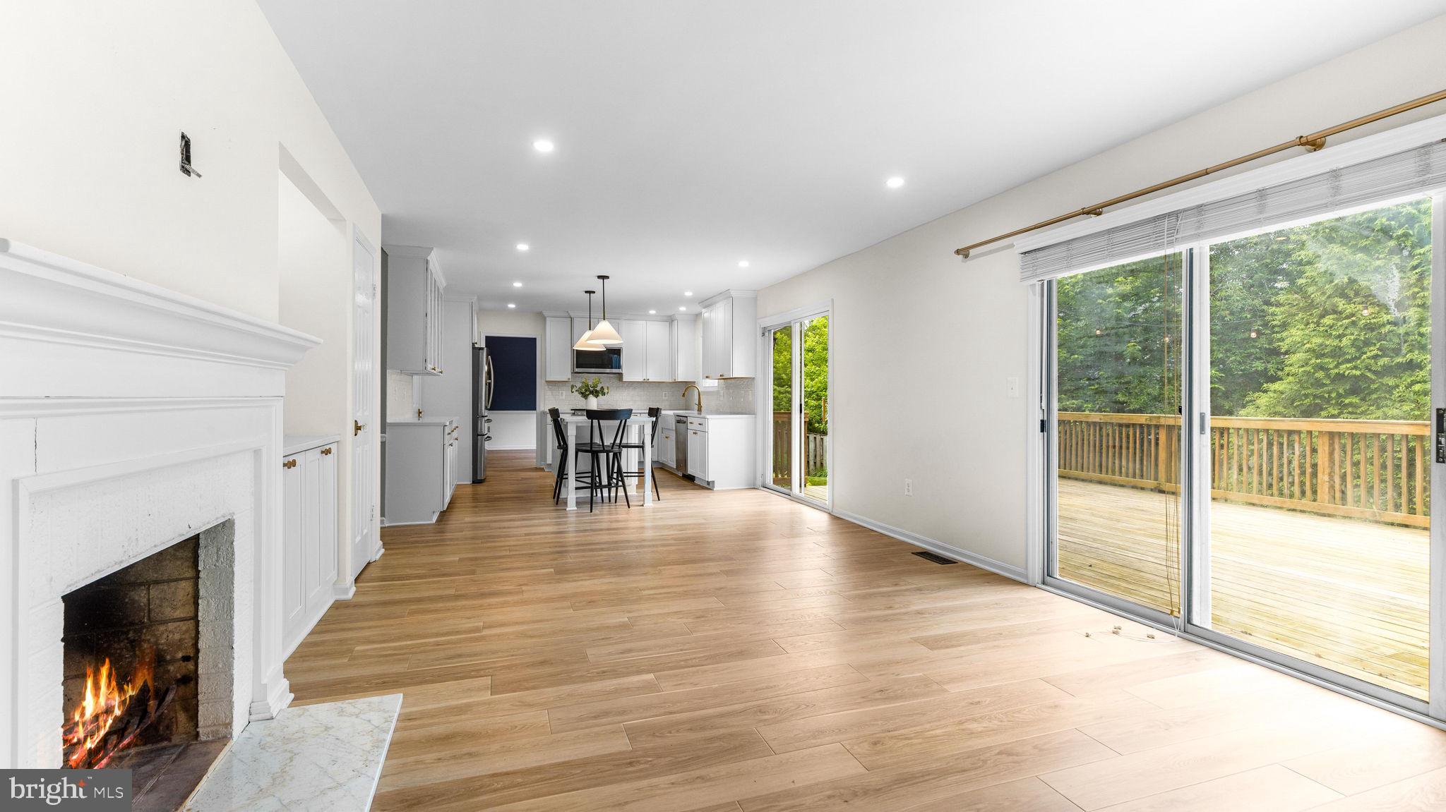 COURTS OF CROFTON - Residential