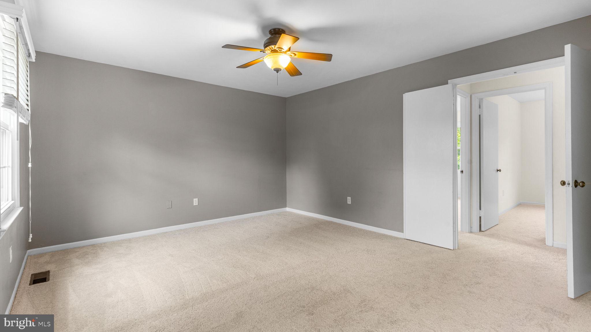 COURTS OF CROFTON - Residential