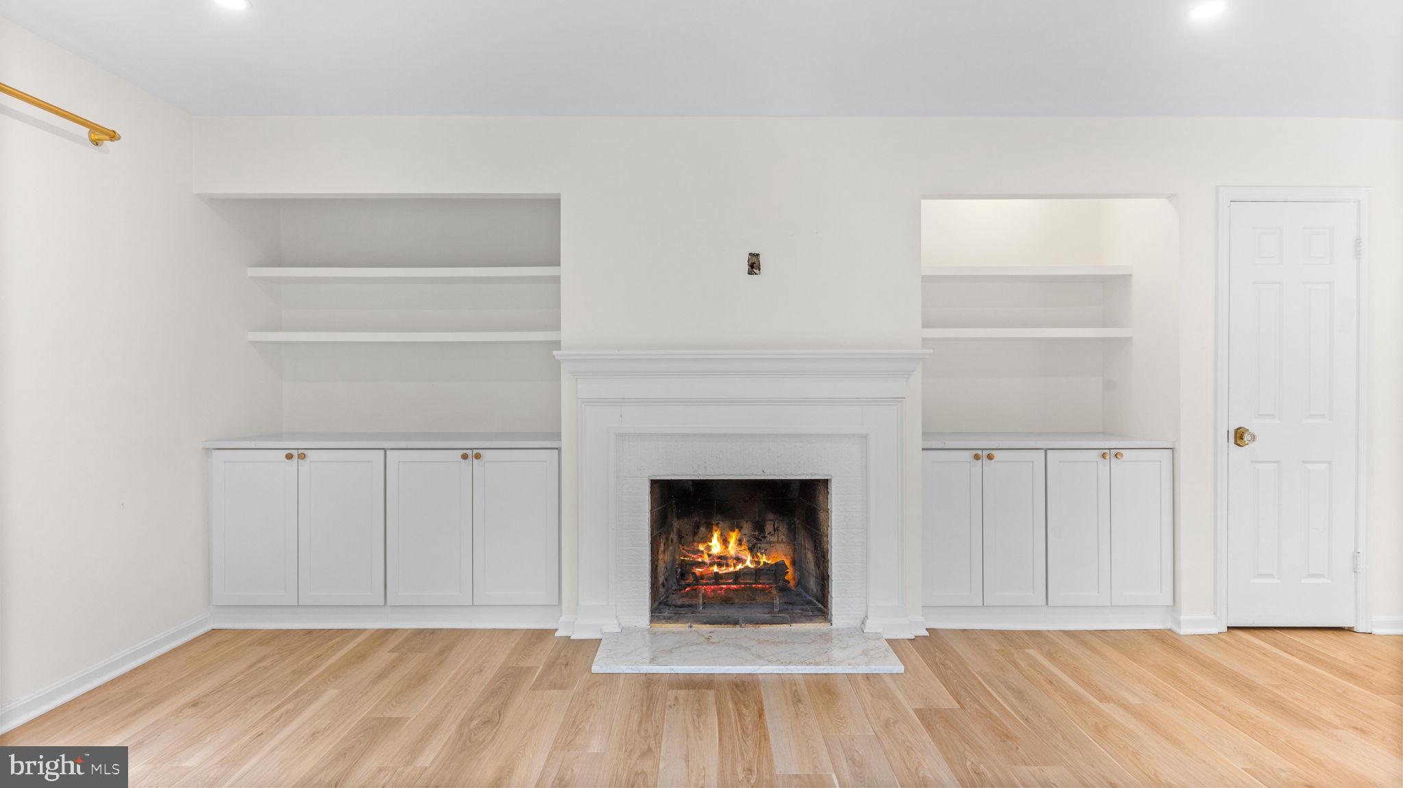 COURTS OF CROFTON - Residential