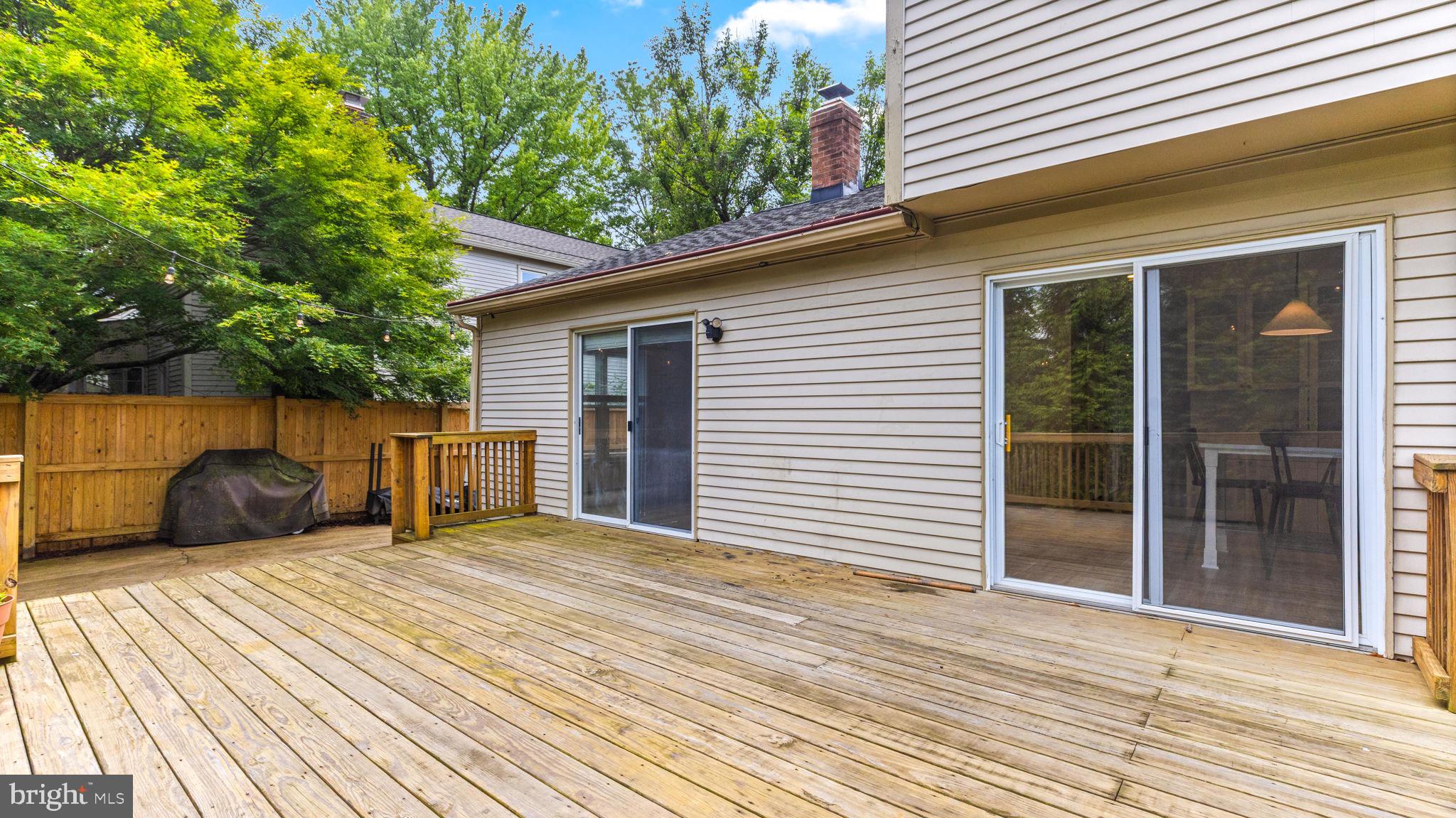 COURTS OF CROFTON - Residential