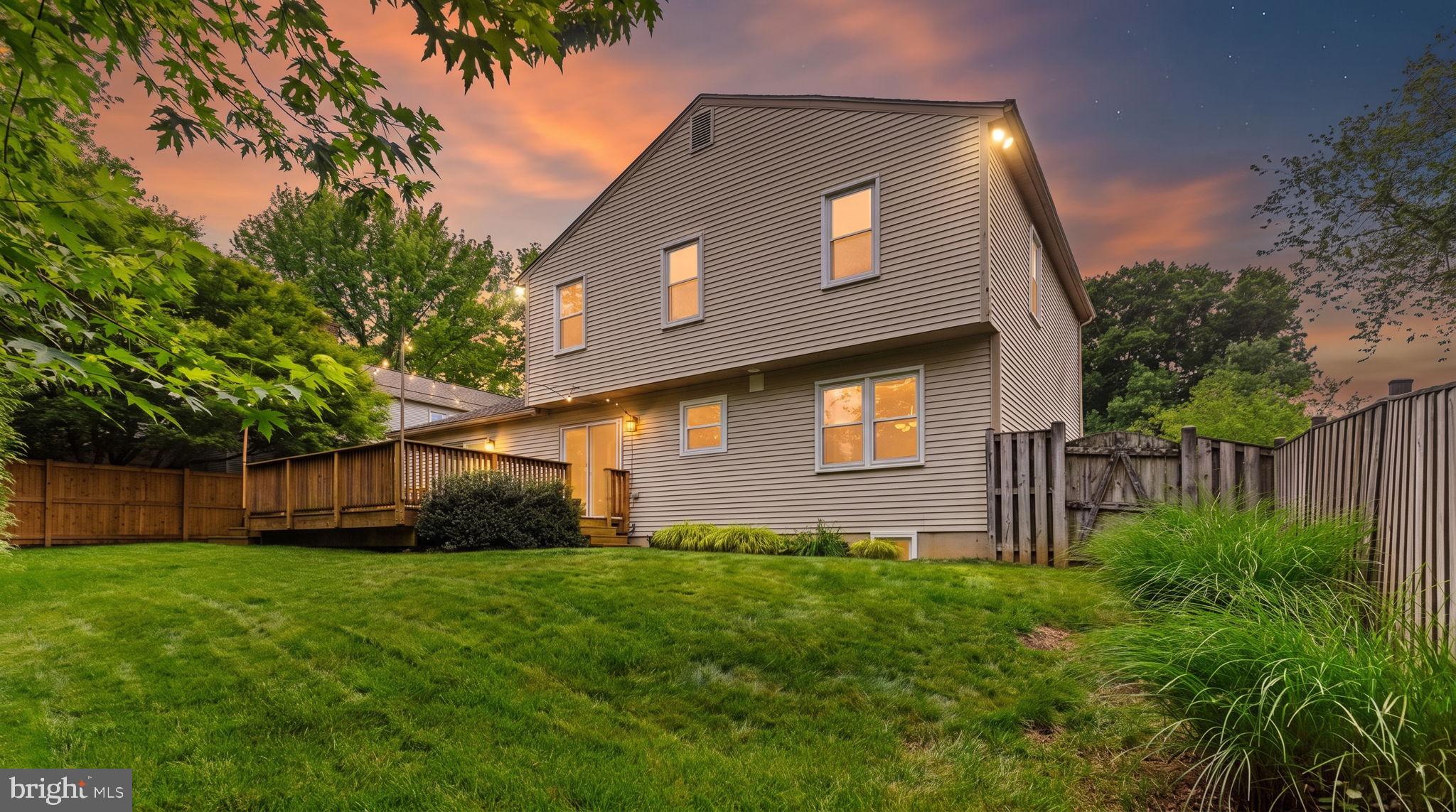 COURTS OF CROFTON - Residential