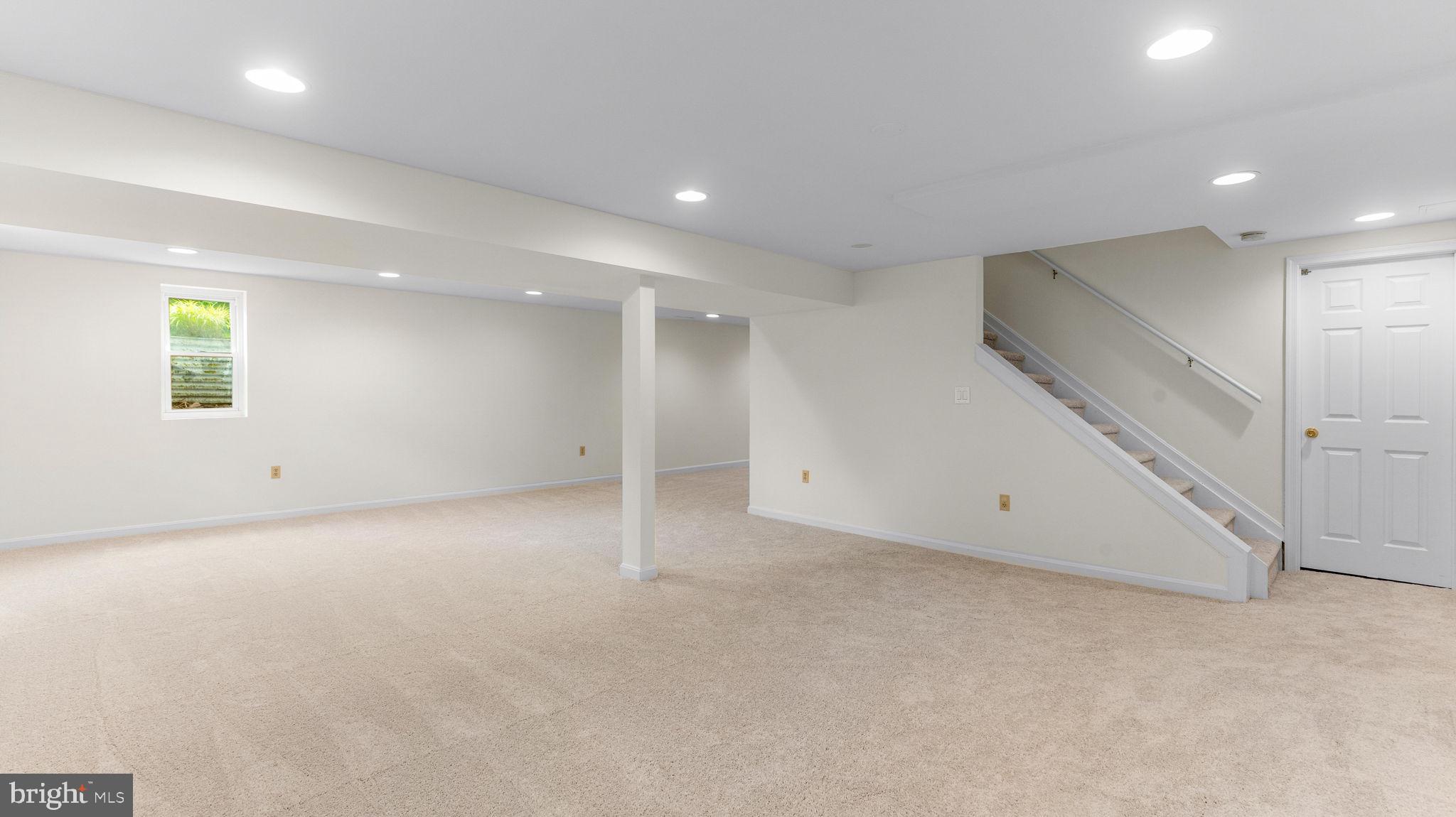 COURTS OF CROFTON - Residential