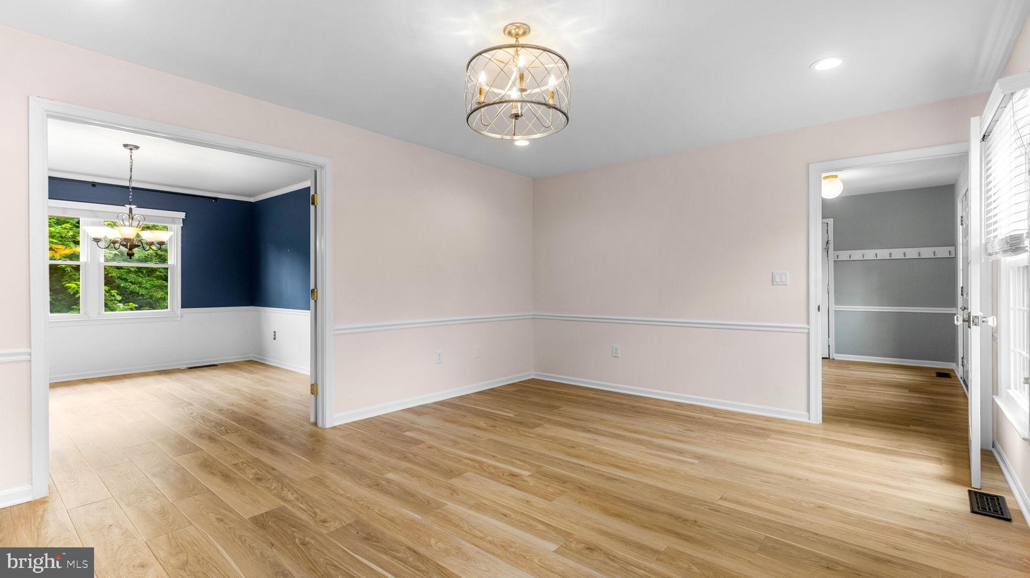 COURTS OF CROFTON - Residential