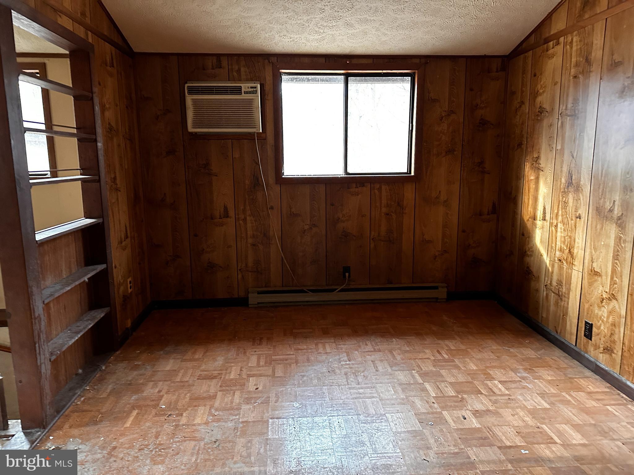 WOODHAVEN KNOLLS - Residential